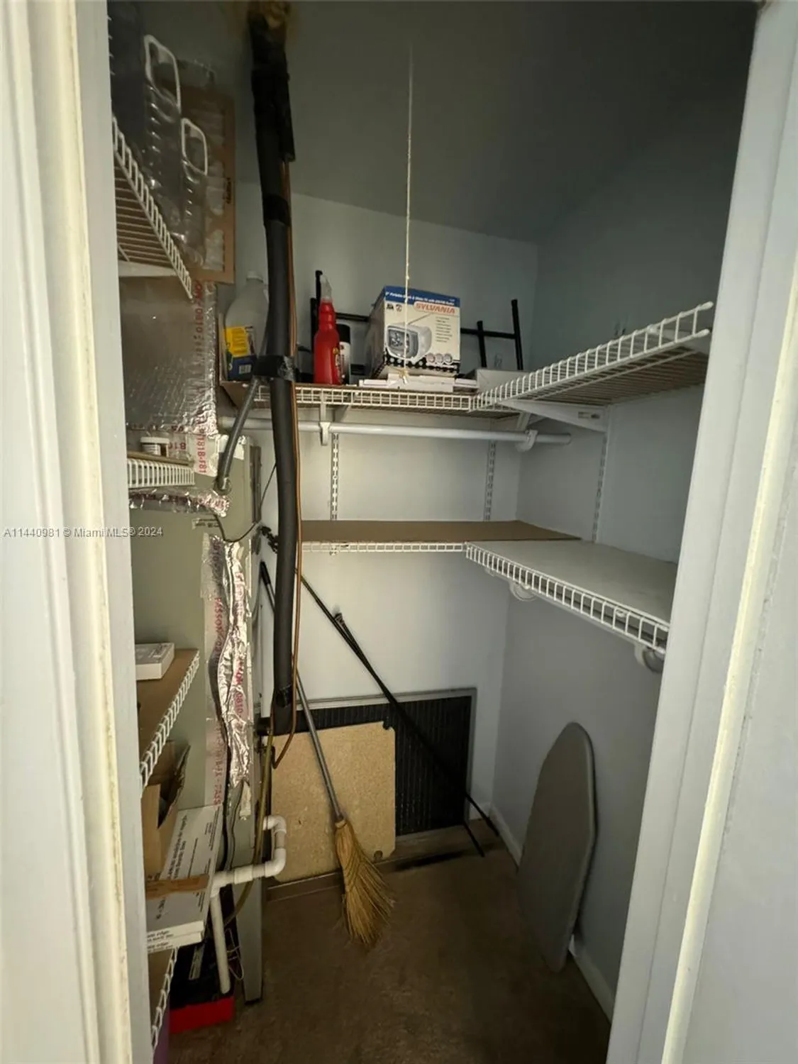 Property Slideshow image 6 of 24 | 221 kent m # 221, West Palm Beach, FL, 33417
