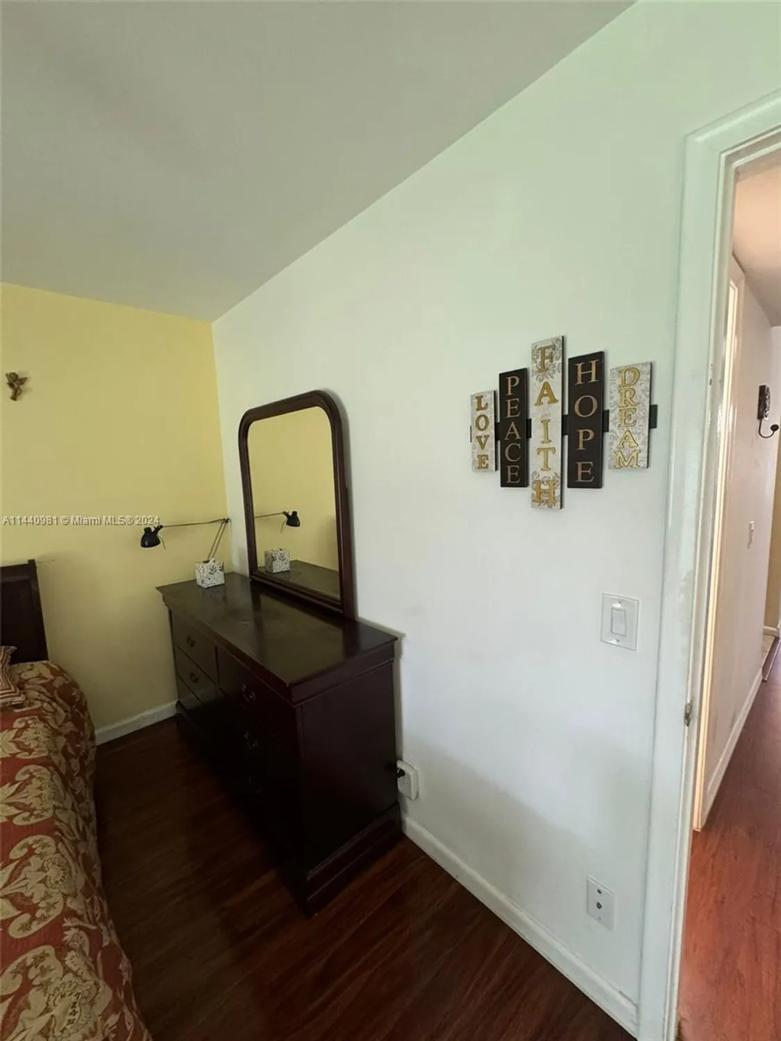 Property Slideshow image 7 of 24 | 221 kent m # 221, West Palm Beach, FL, 33417