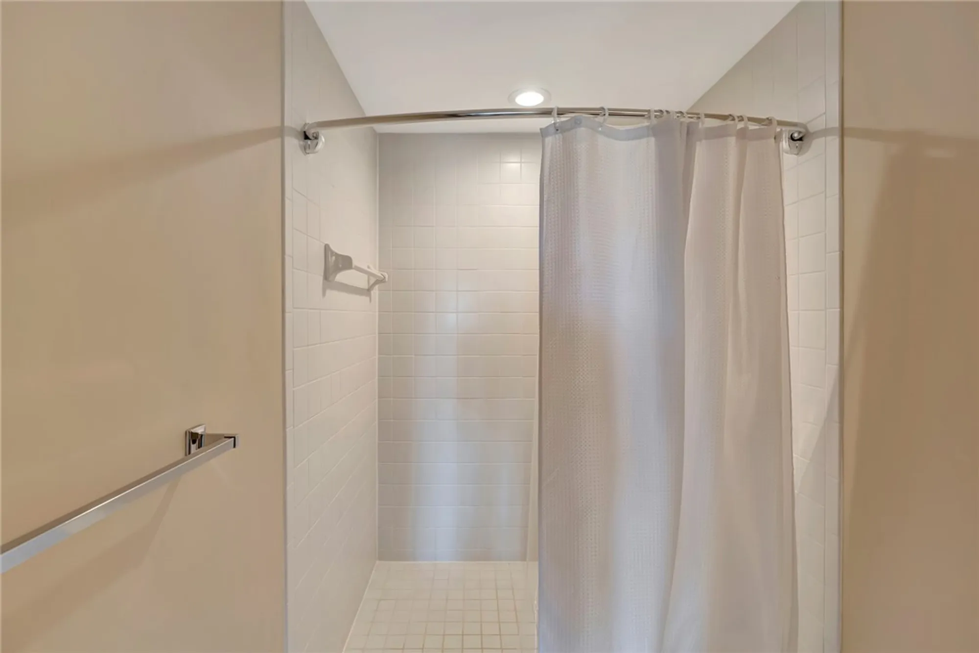 Property Slideshow image 28 of 36 | 5075 harmony cir apt 302, Vero Beach, FL, 32967