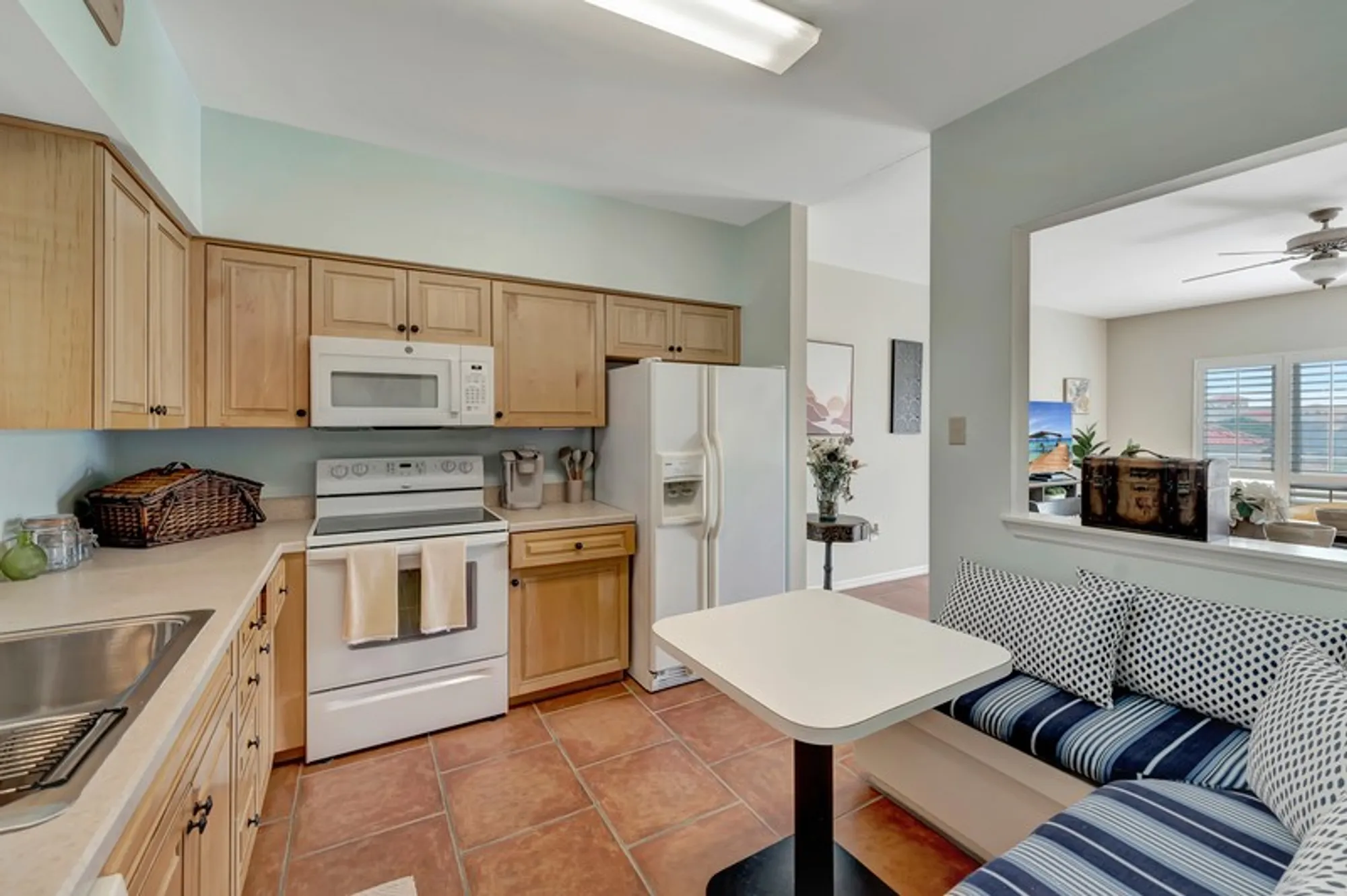 Property Slideshow image 14 of 34 | 5060 harmony cir apt 307, Vero Beach, FL, 32967