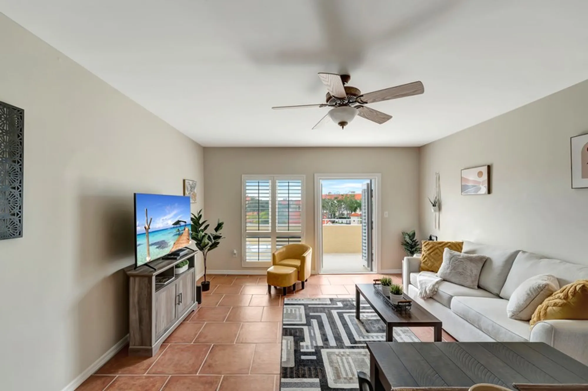 Property Slideshow image 10 of 34 | 5060 harmony cir apt 307, Vero Beach, FL, 32967