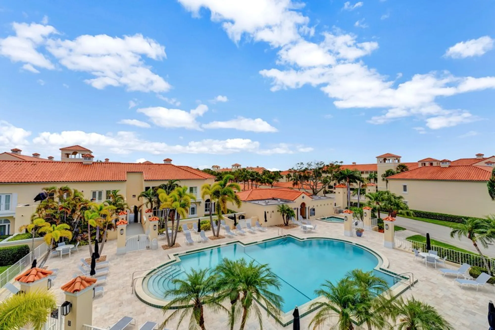 Property Slideshow image 6 of 34 | 5060 harmony cir apt 307, Vero Beach, FL, 32967