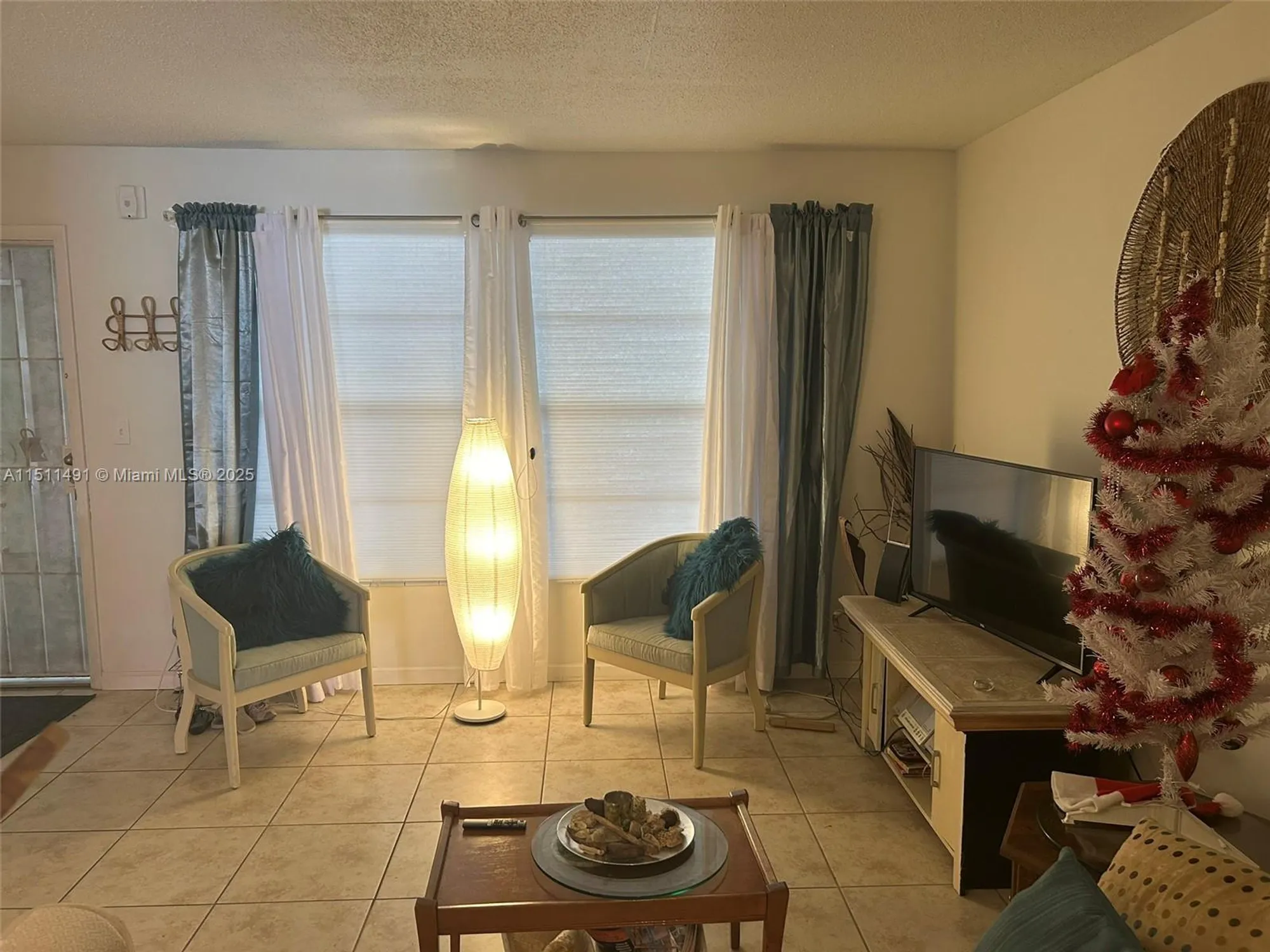 Property Slideshow image 2 of 74 | 2901 nw 47th ter 344b, Lauderdale Lakes, FL, 33313