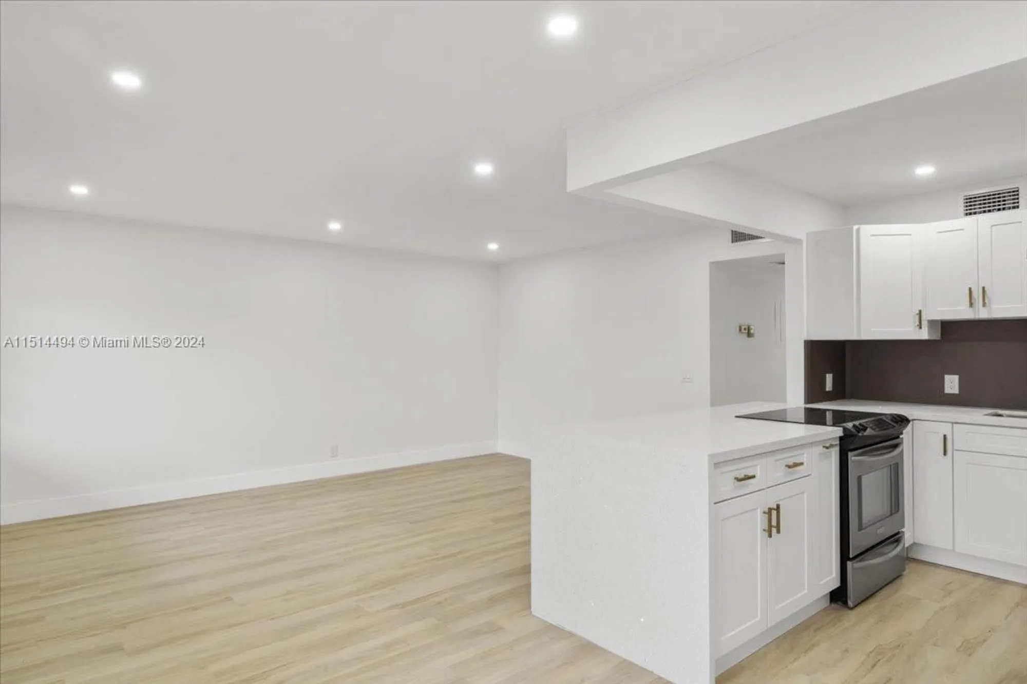 Property Slideshow image 6 of 18 | 13255 sw 9th ct 405g, Pembroke Pines, FL, 33027