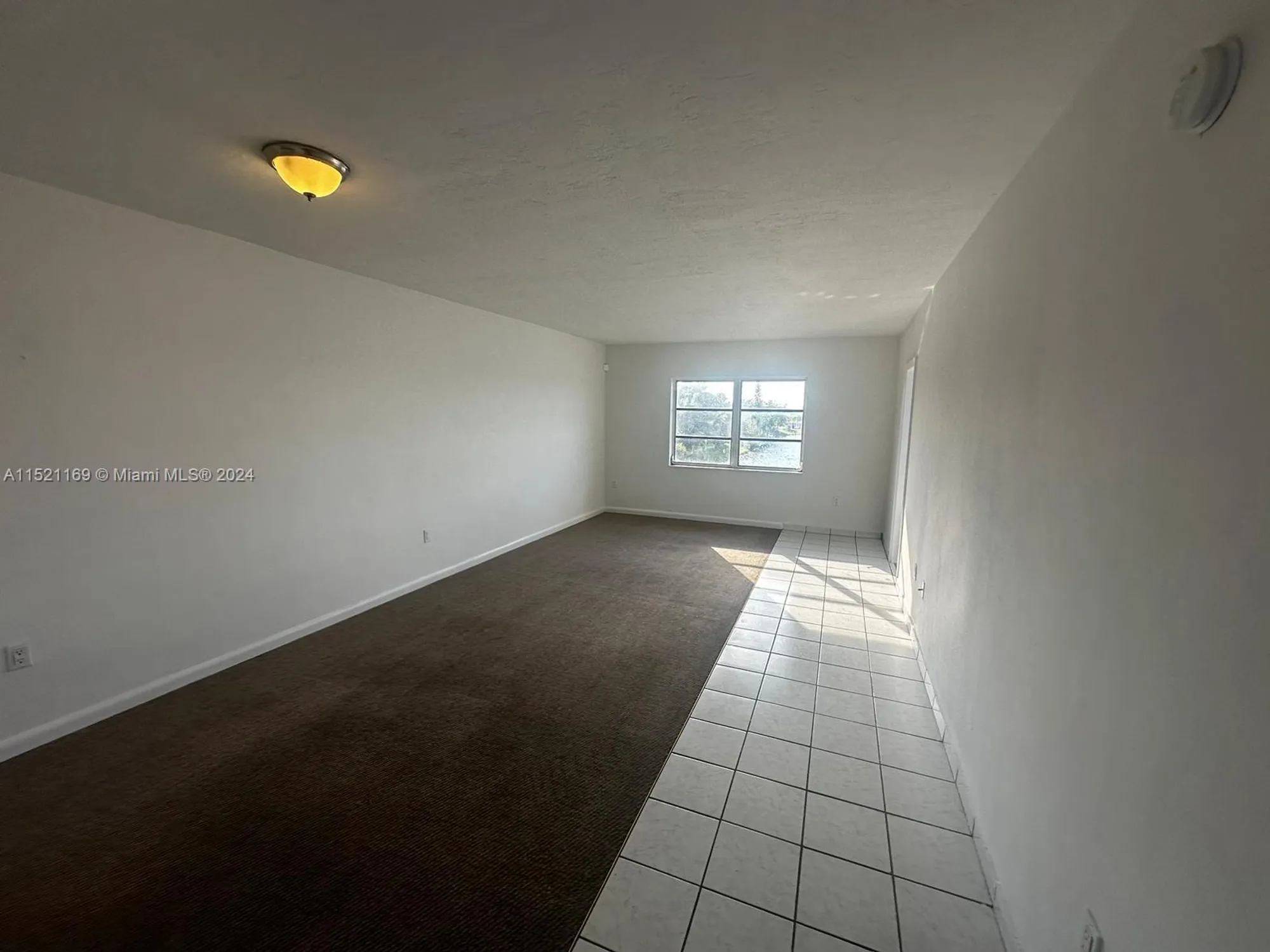Property Slideshow image 11 of 14 | 18700 ne 3rd ct 626, Miami, FL, 33179