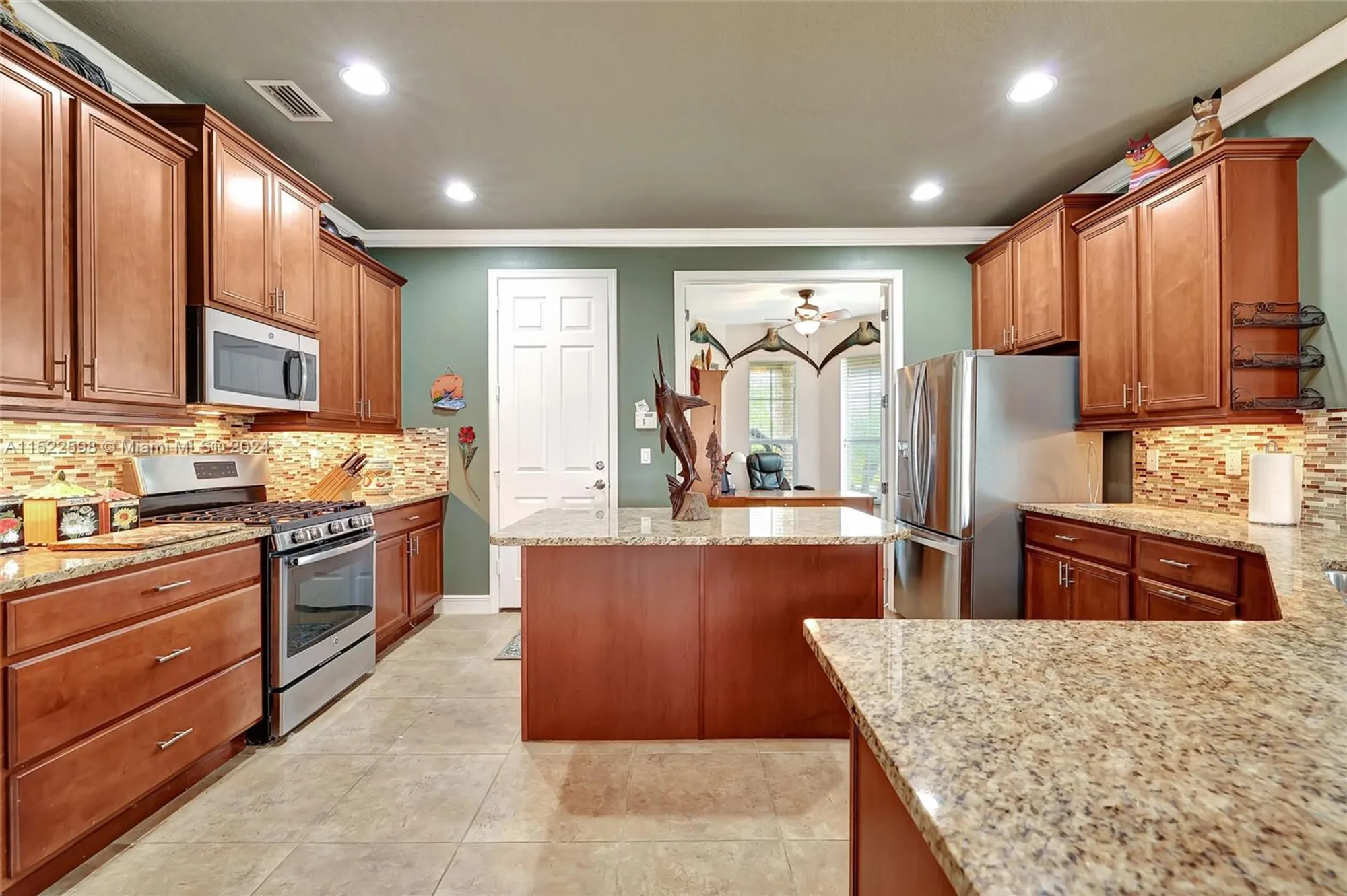 Property Slideshow image 13 of 61 | 12360 sw weeping willow ave, Port St Lucie, FL, 34987