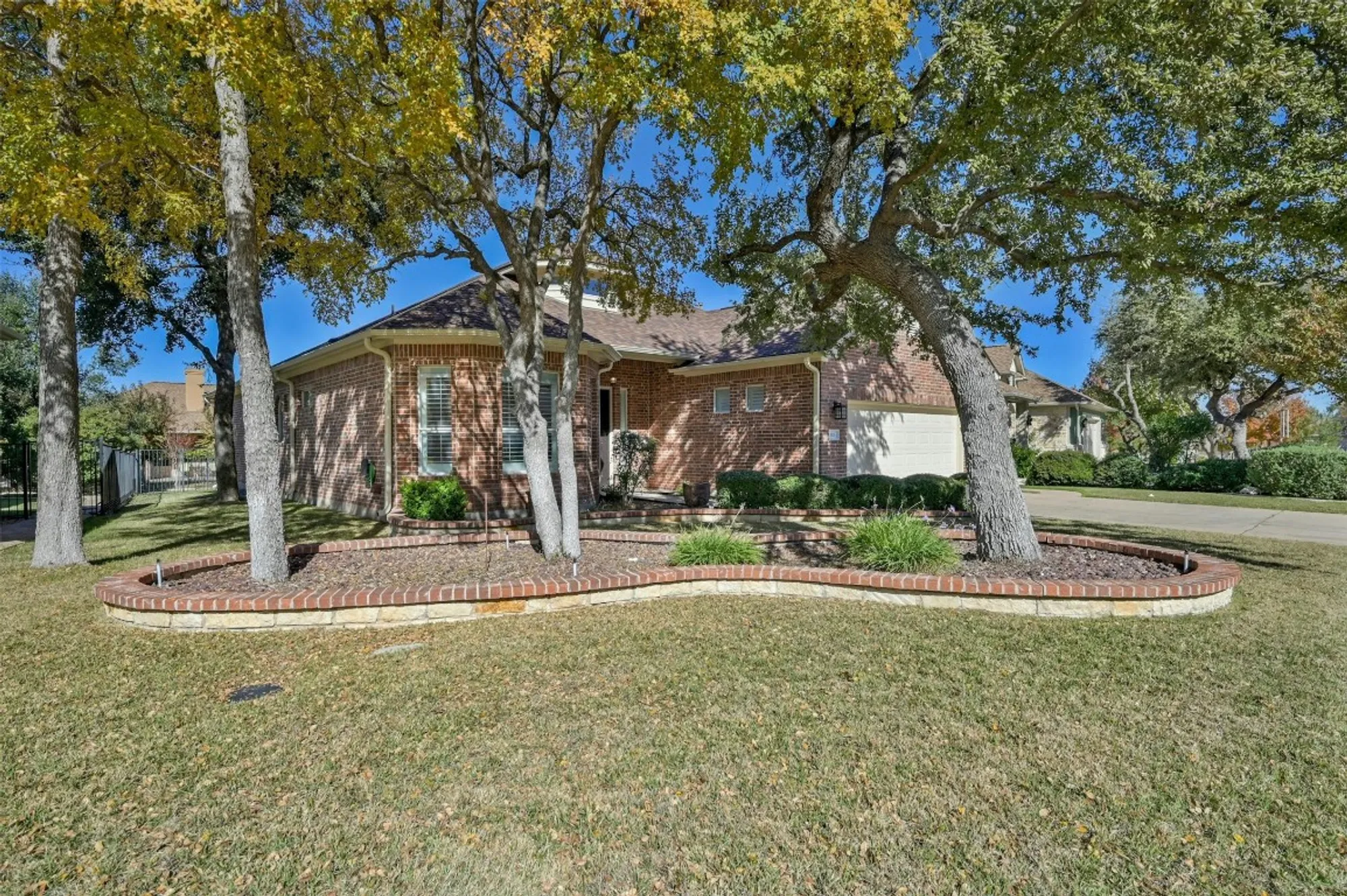 Property Slideshow image 6 of 33 | 815 lost maples trl, Georgetown, TX, 78633