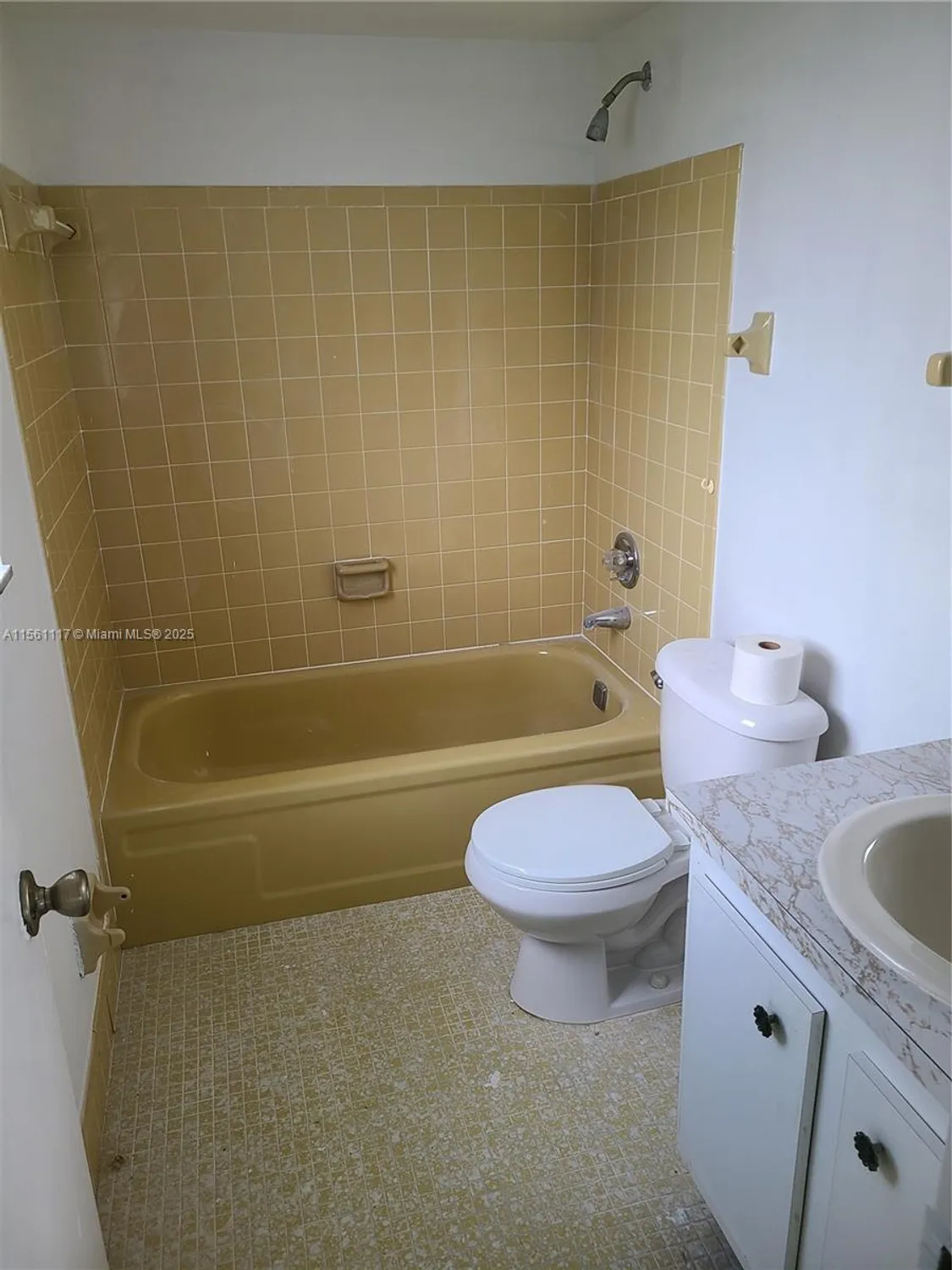 Property Slideshow image 10 of 14 | 7610 nw 1st st 208, Margate, FL, 33063