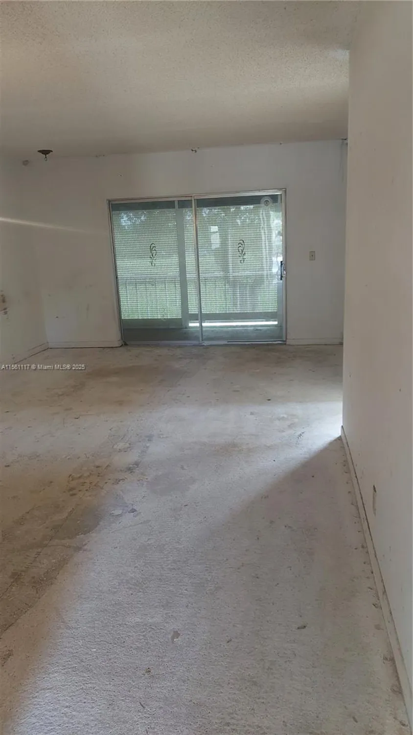 Property Slideshow image 4 of 14 | 7610 nw 1st st 208, Margate, FL, 33063