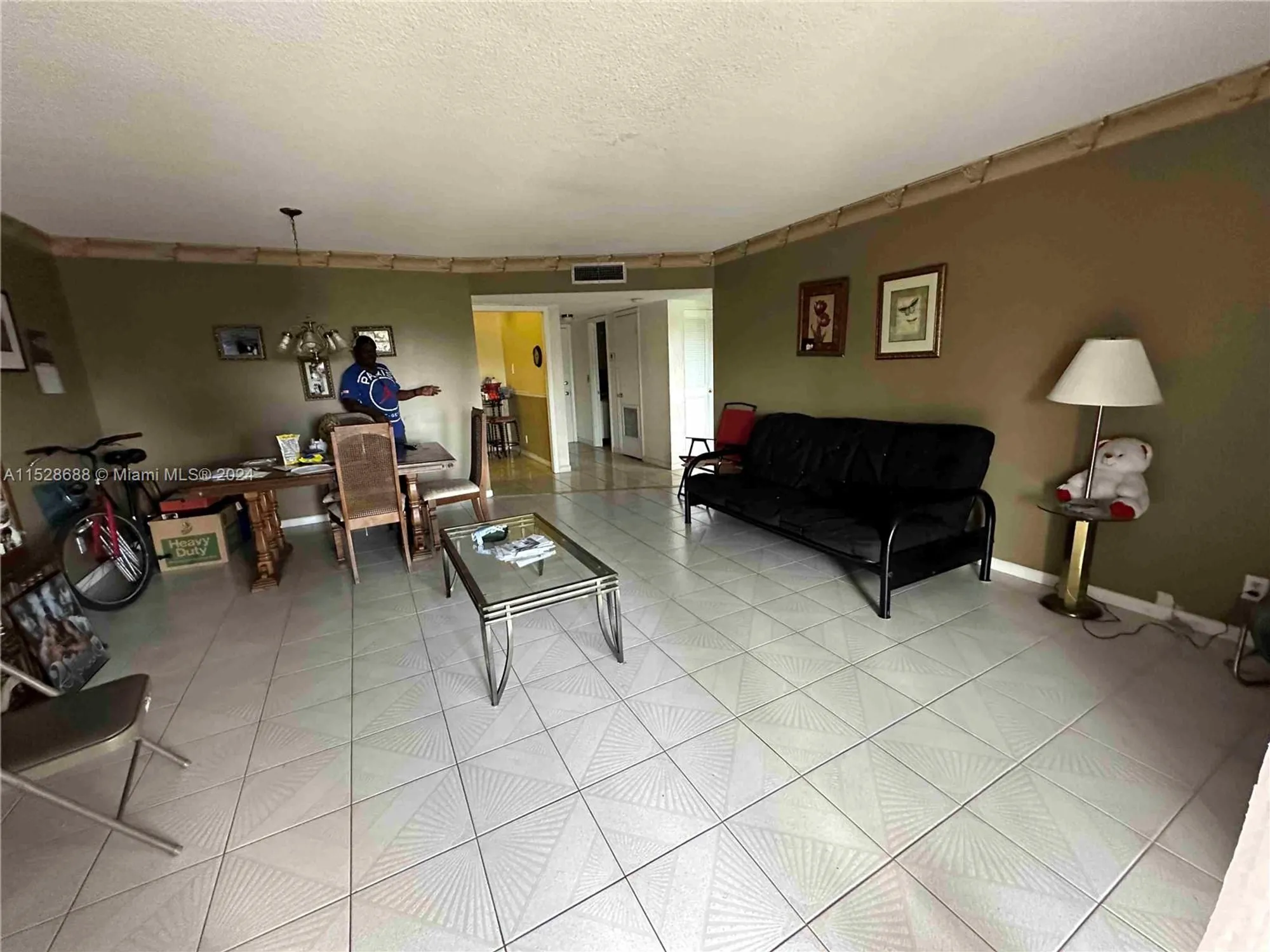 Property Slideshow image 3 of 17 | 2061 nw 47th ter 405, Lauderhill, FL, 33313