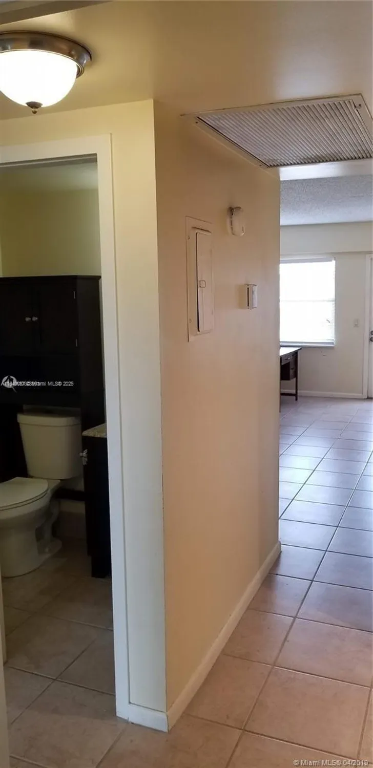 Property Slideshow image 4 of 25 | 366 fanshaw i # 366, Boca Raton, FL, 33434