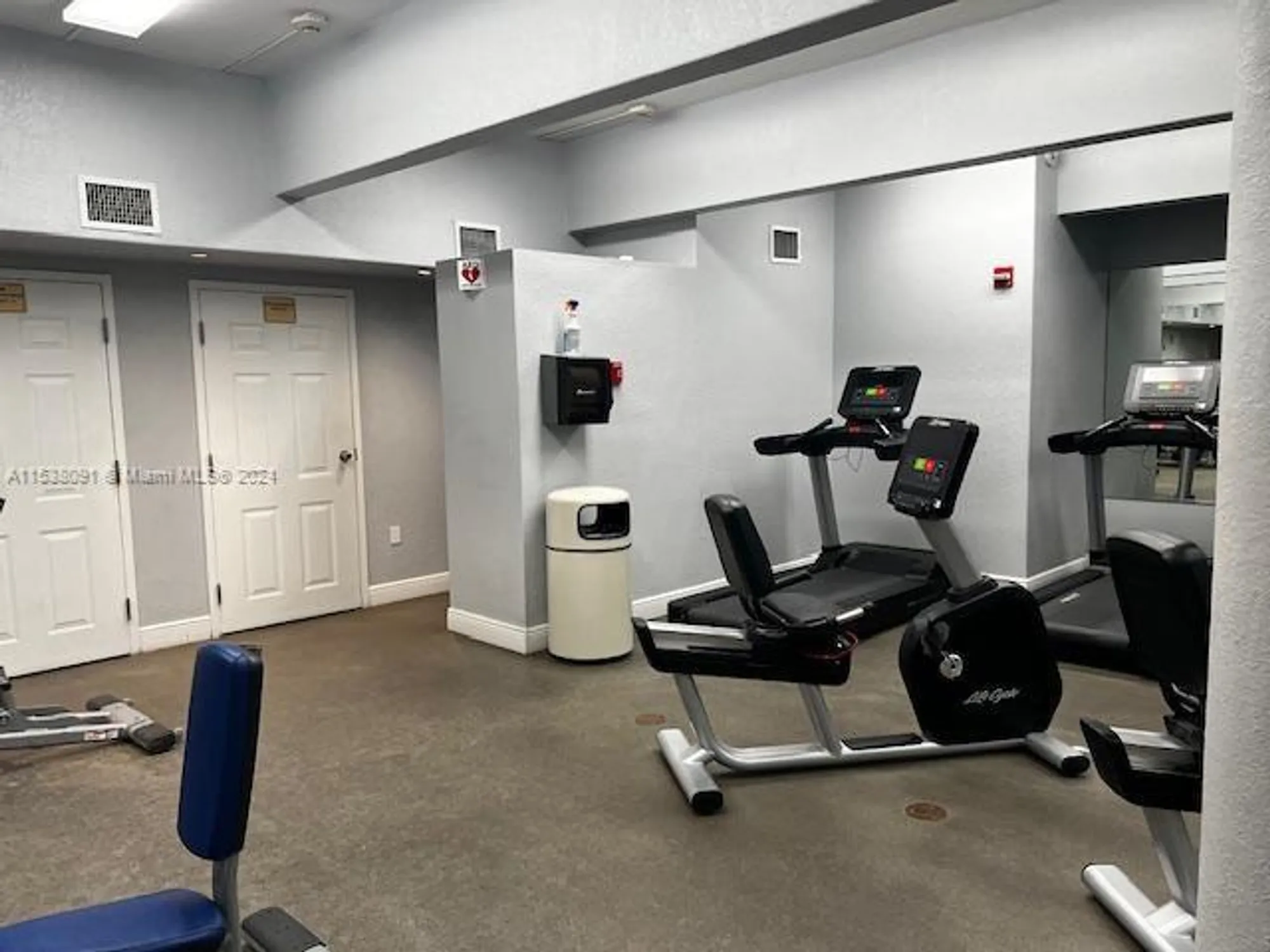 Property Slideshow image 5 of 40 | 1904 s ocean dr apt 205, Hallandale Beach, FL, 33009