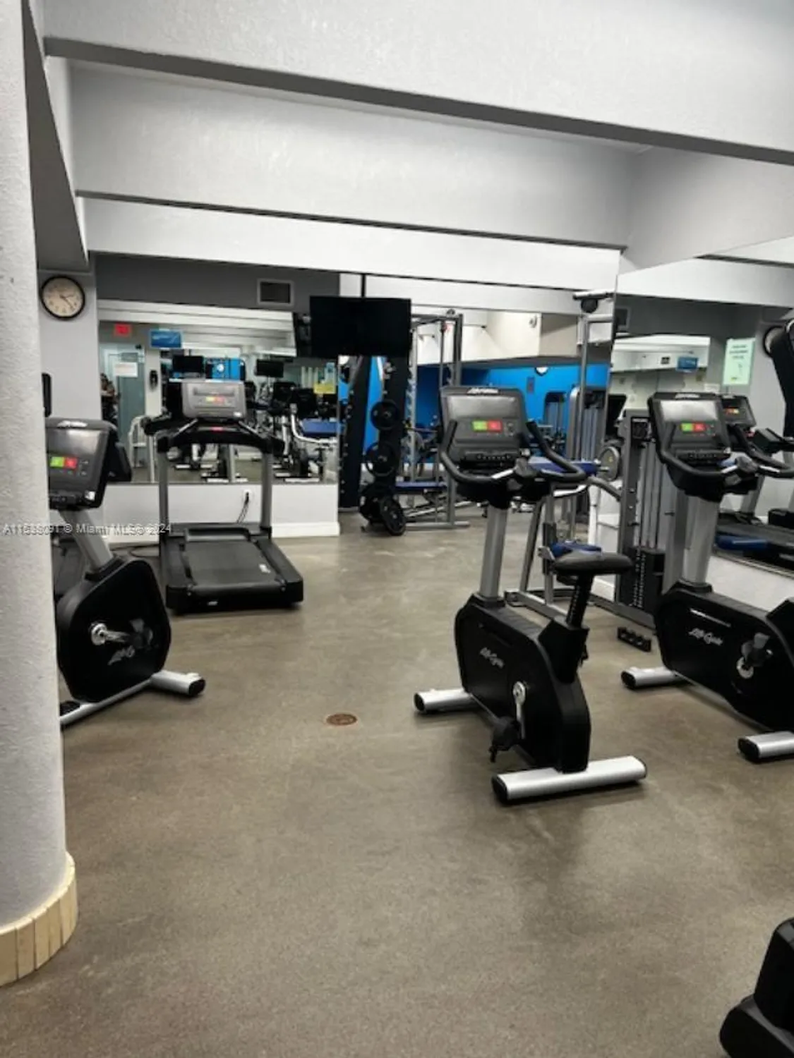 Property Slideshow image 6 of 40 | 1904 s ocean dr apt 205, Hallandale Beach, FL, 33009