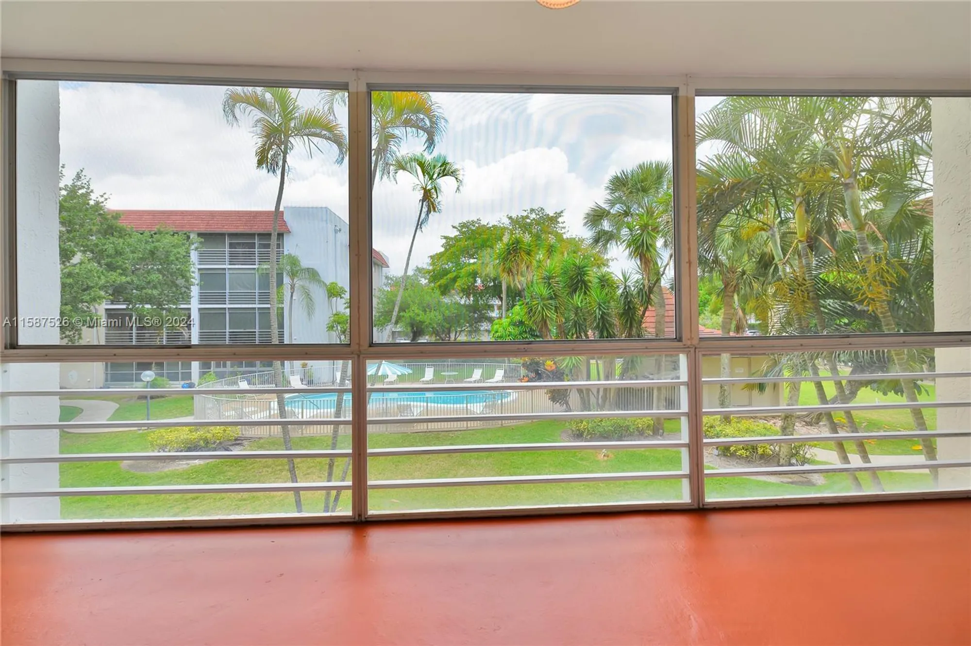 Property Slideshow image 18 of 31 | 3571 inverrary dr 202, Lauderhill, FL, 33319