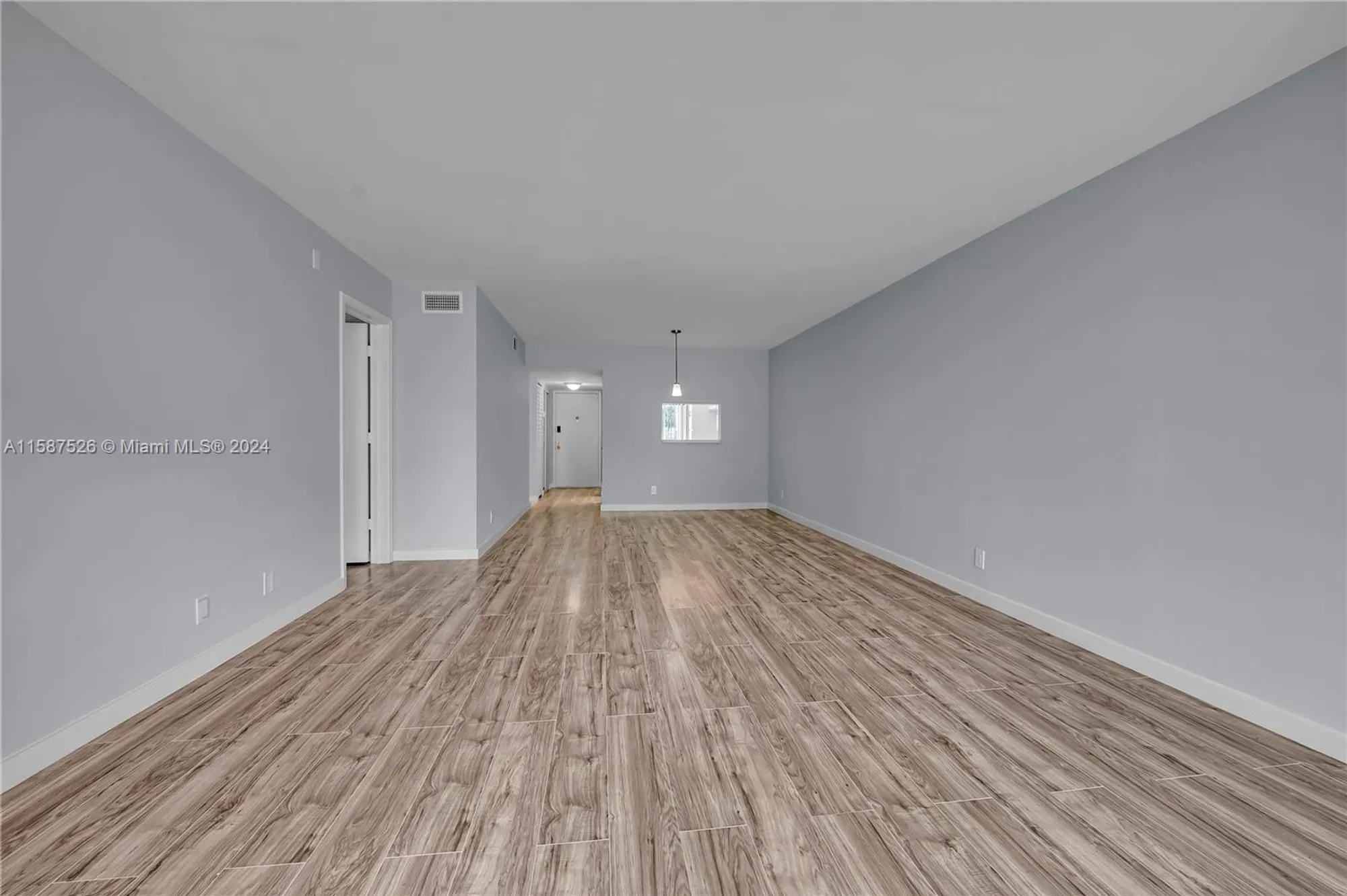 Property Slideshow image 11 of 31 | 3571 inverrary dr 202, Lauderhill, FL, 33319