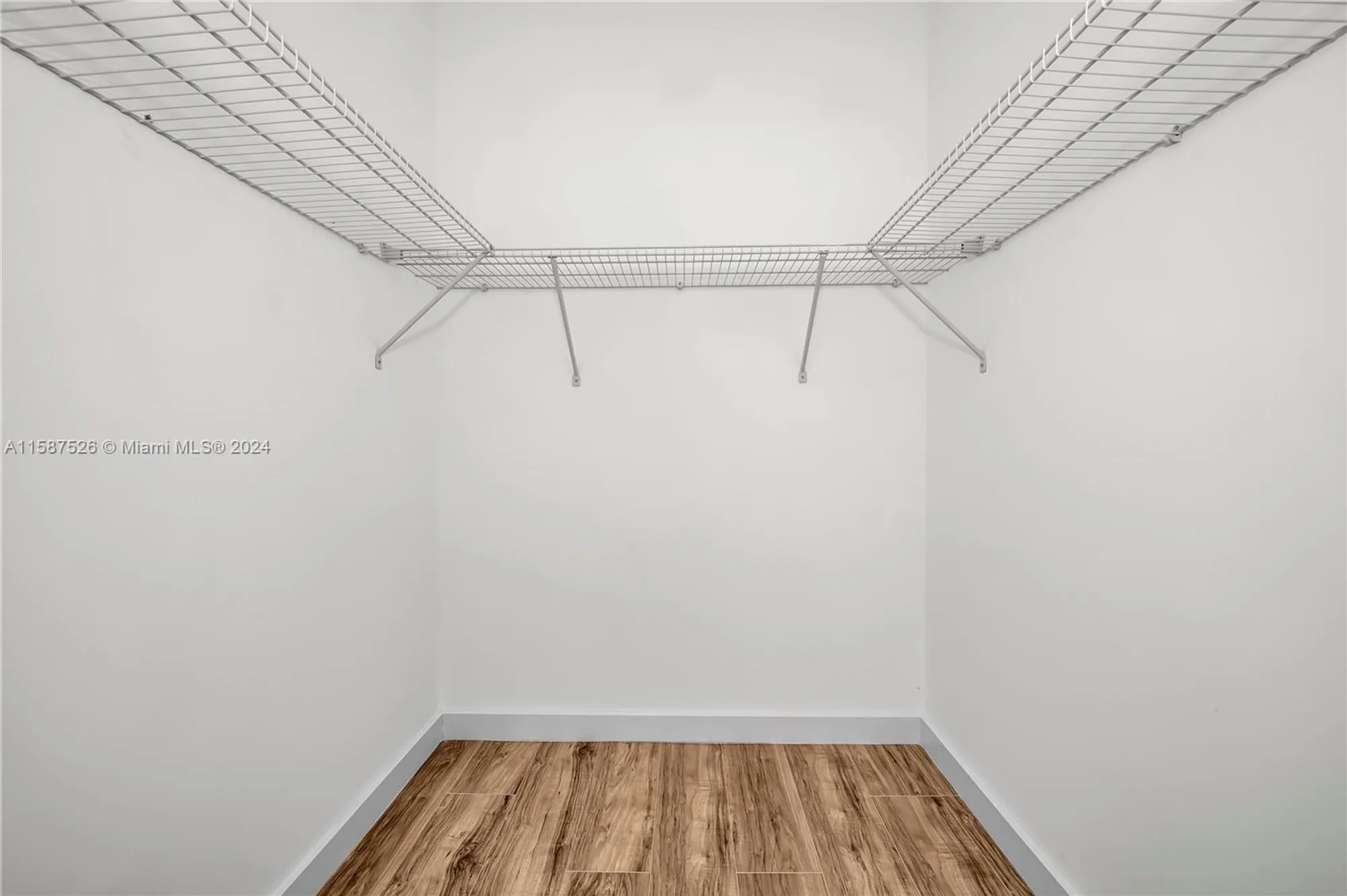 Property Slideshow image 28 of 31 | 3571 inverrary dr 202, Lauderhill, FL, 33319