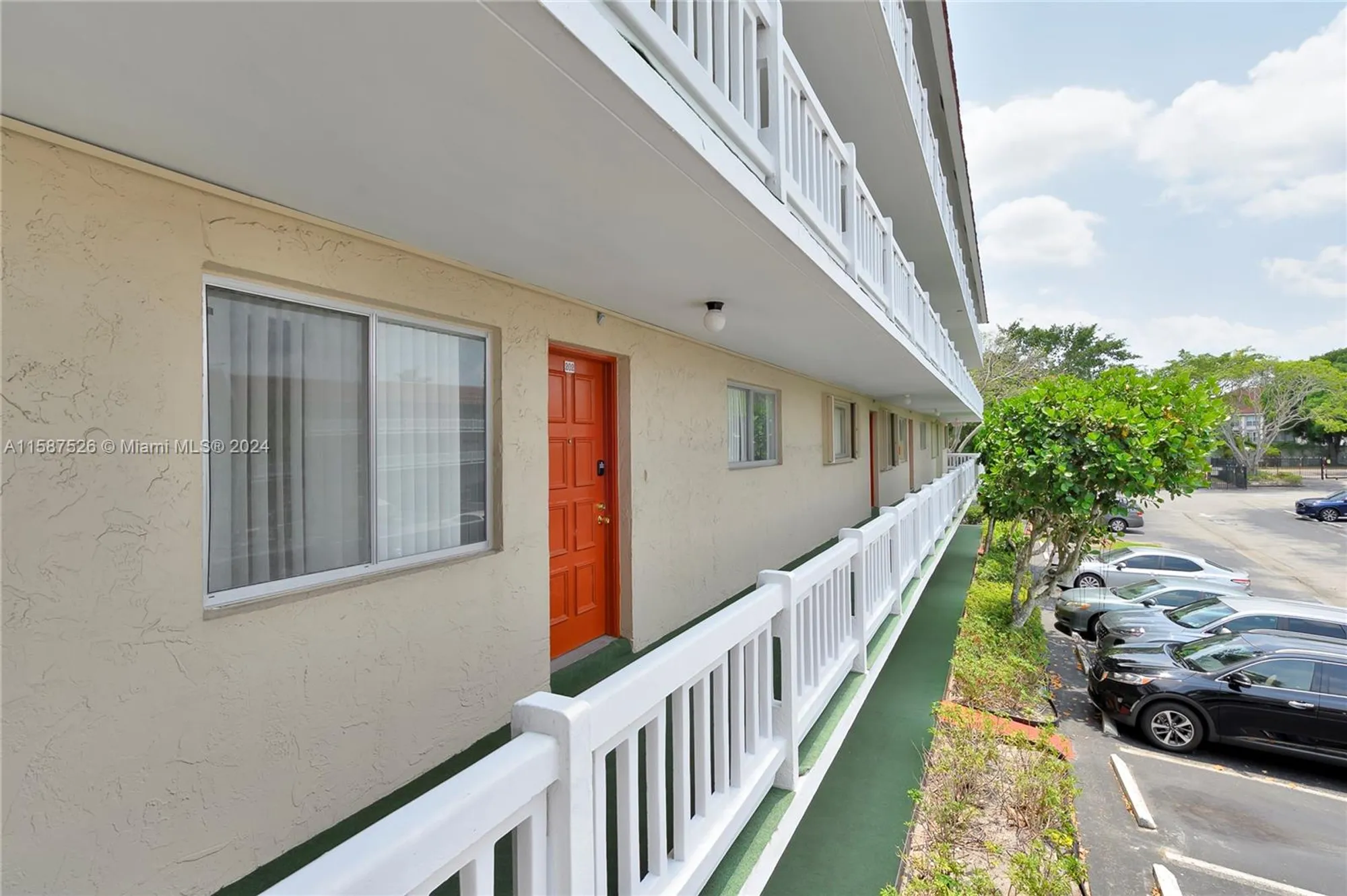 Property Slideshow image 20 of 31 | 3571 inverrary dr 202, Lauderhill, FL, 33319