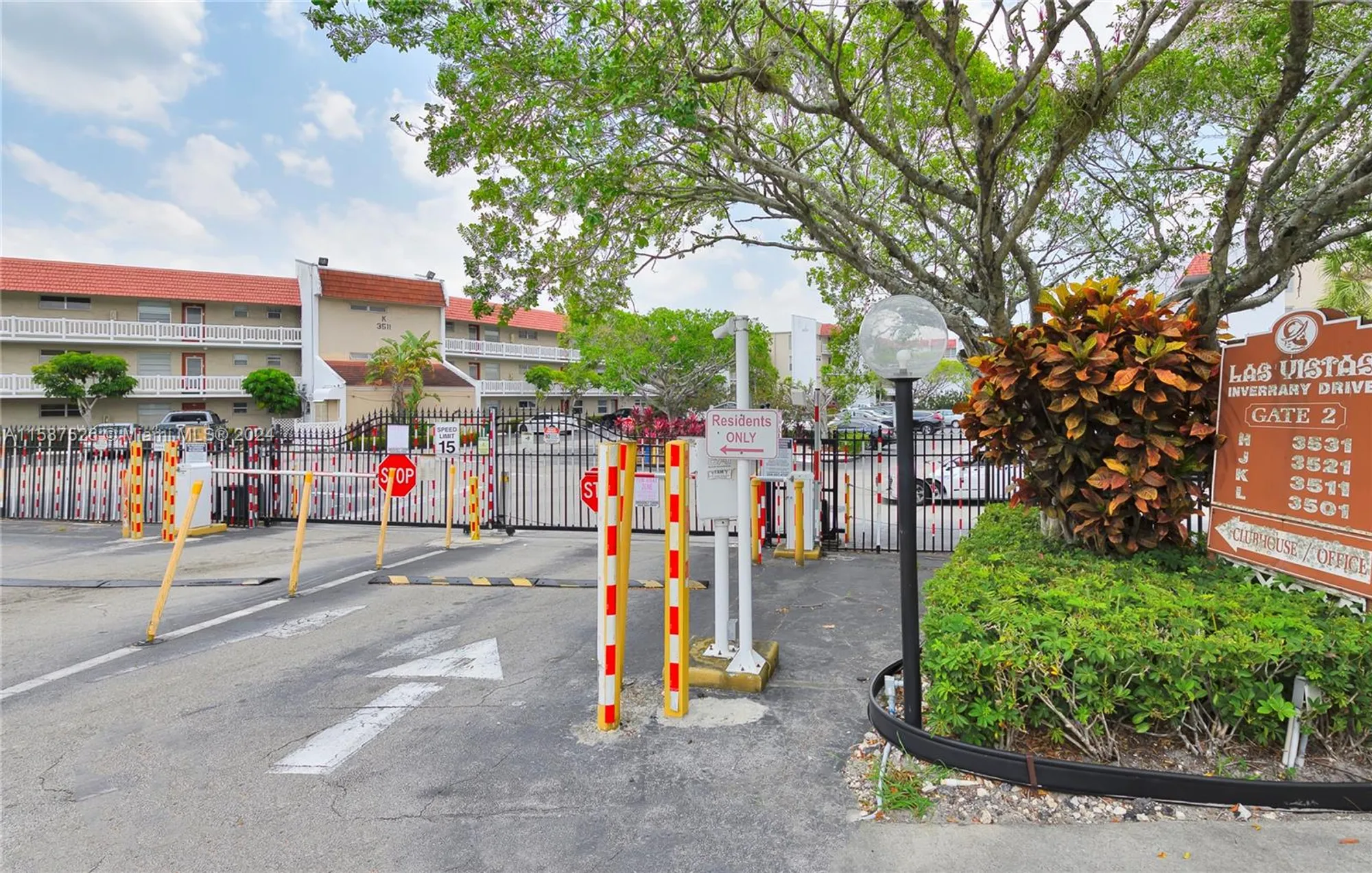 Property Slideshow image 23 of 31 | 3571 inverrary dr 202, Lauderhill, FL, 33319