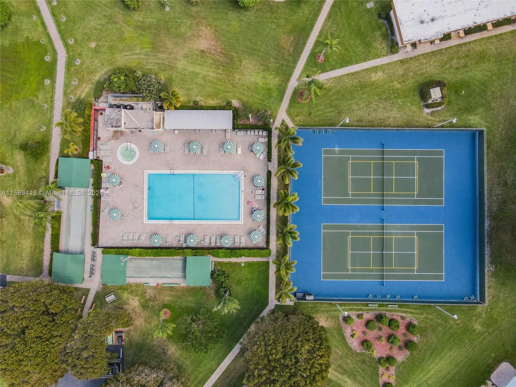 Property Slideshow image 18 of 32 | 2300 ne 1st ln 106, Boynton Beach, FL, 33435