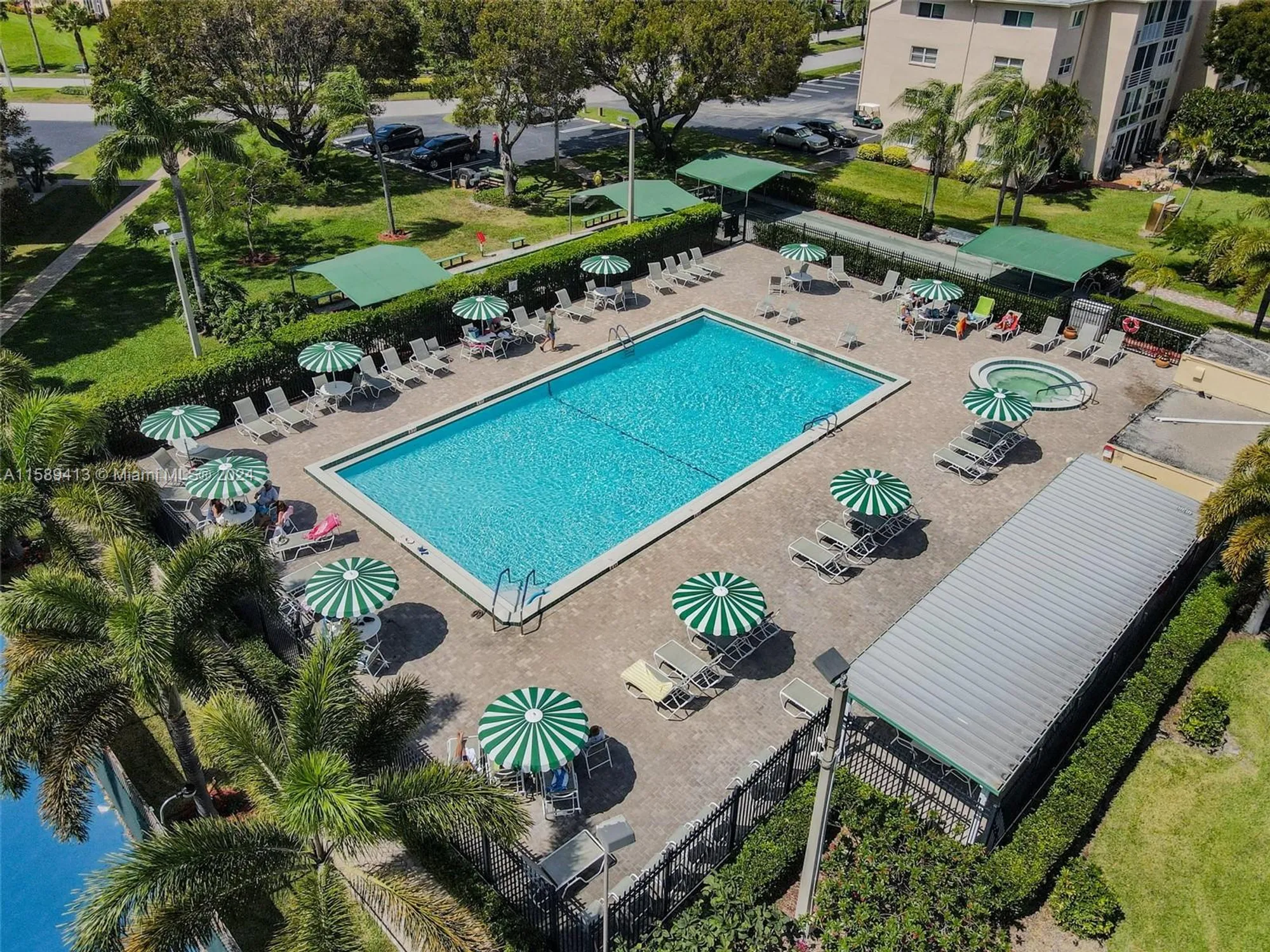 Property Slideshow image 19 of 32 | 2300 ne 1st ln 106, Boynton Beach, FL, 33435