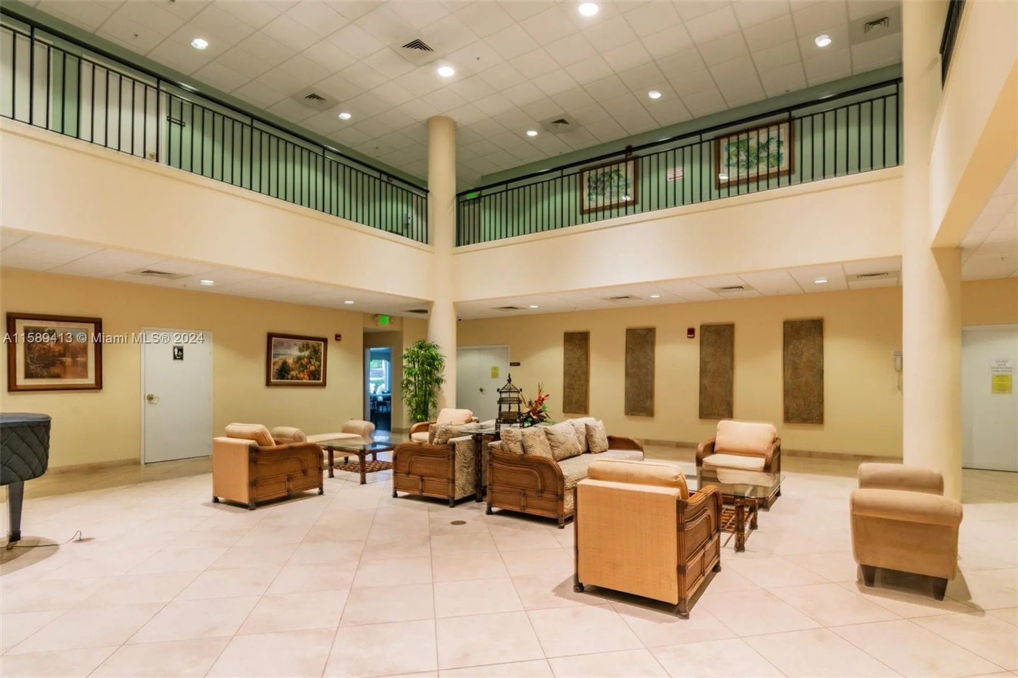Property Slideshow image 26 of 32 | 2300 ne 1st ln 106, Boynton Beach, FL, 33435