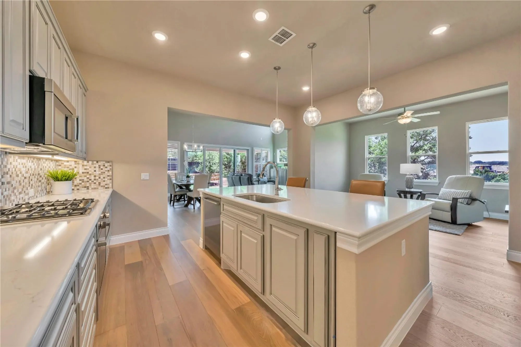 Property Slideshow image 5 of 37 | 429 mayapple, Horseshoe Bay, TX, 78657