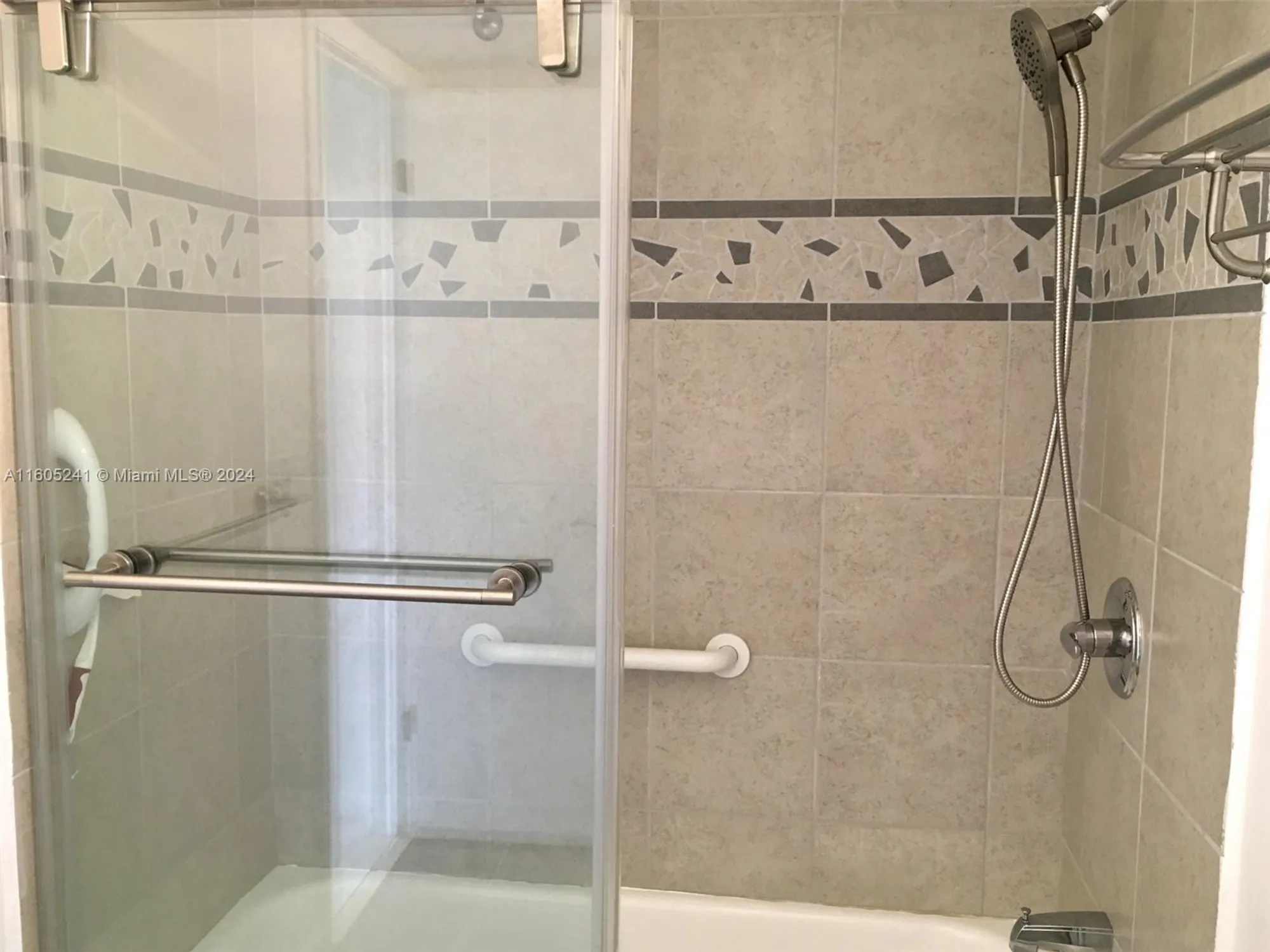 Property Slideshow image 17 of 23 | 681 s hollybrook dr apt 307, Pembroke Pines, FL, 33025