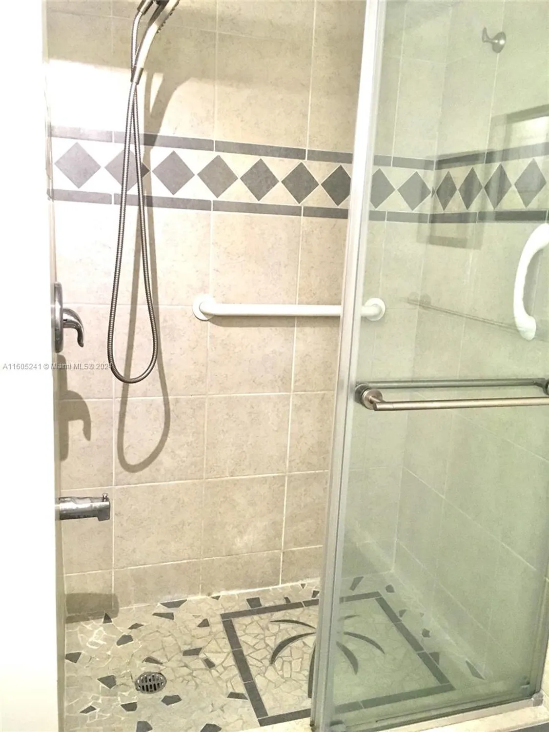 Property Slideshow image 12 of 23 | 681 s hollybrook dr apt 307, Pembroke Pines, FL, 33025