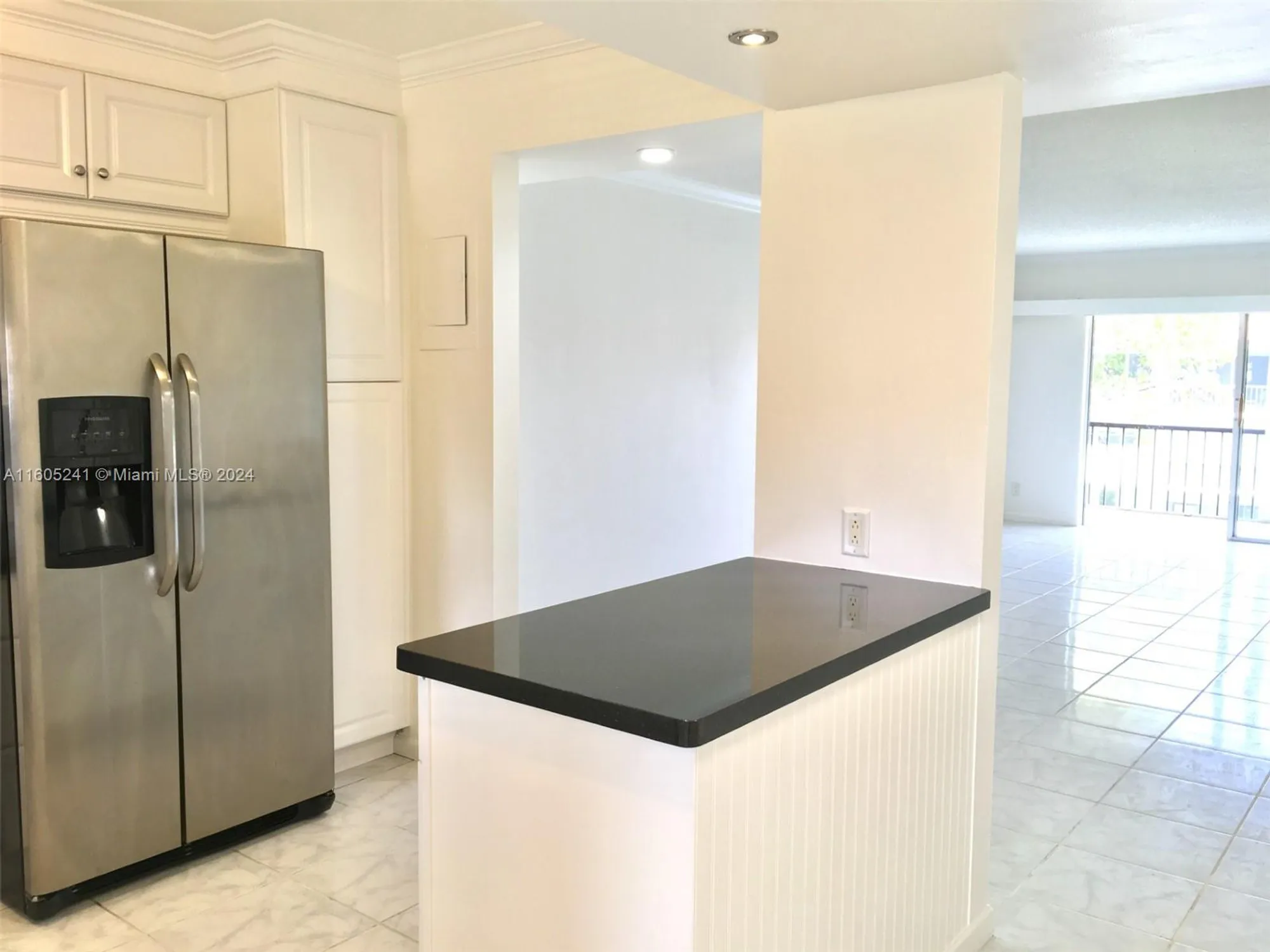 Property Slideshow image 6 of 23 | 681 s hollybrook dr apt 307, Pembroke Pines, FL, 33025