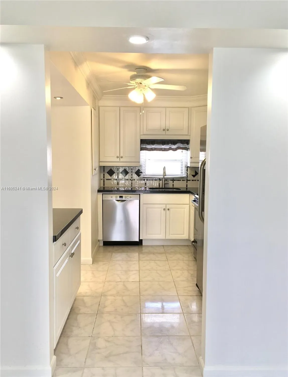 Property Slideshow image 7 of 23 | 681 s hollybrook dr apt 307, Pembroke Pines, FL, 33025