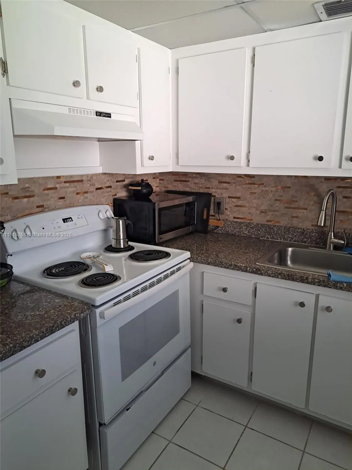 Property Slideshow image 12 of 35 | 200 sw 132nd way apt 204l, Pembroke Pines, FL, 33027