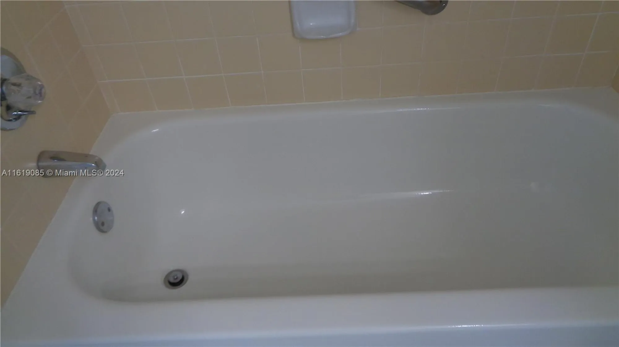 Property Slideshow image 28 of 62 | 6085 n sabal palm blvd apt 204, Tamarac, FL, 33319