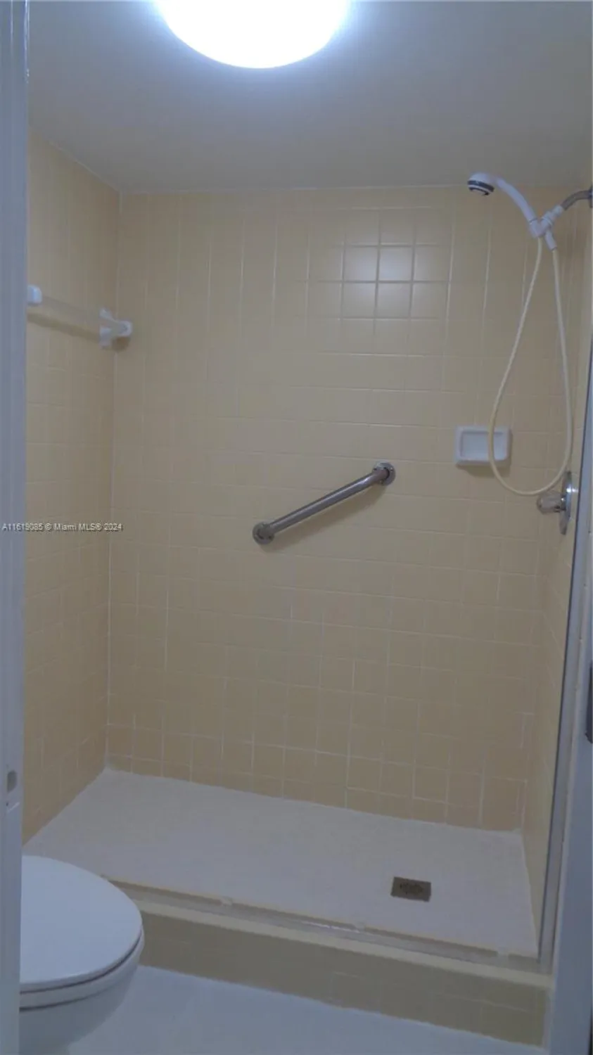 Property Slideshow image 35 of 62 | 6085 n sabal palm blvd apt 204, Tamarac, FL, 33319
