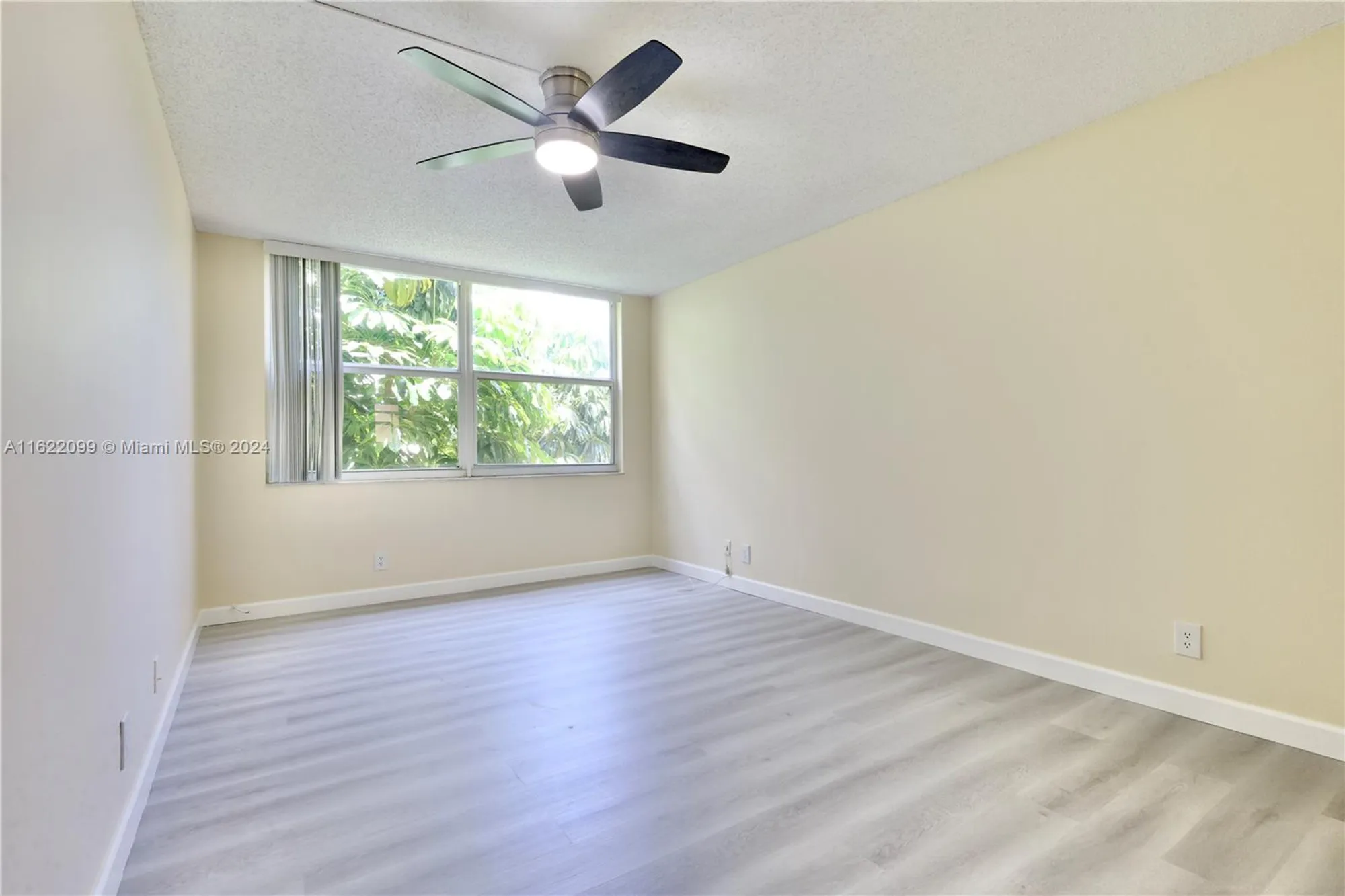 Property Slideshow image 10 of 25 | 6870 royal palm blvd apt 210m, Margate, FL, 33063