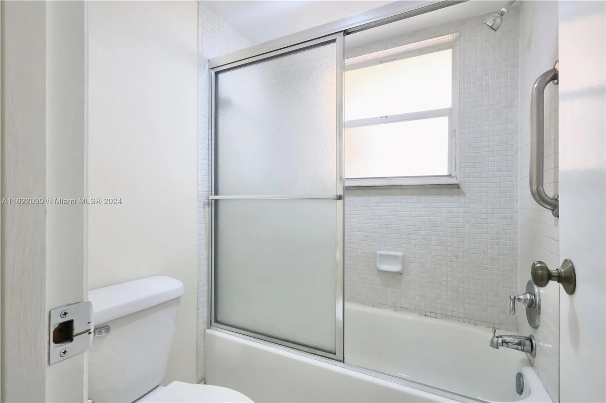 Property Slideshow image 13 of 25 | 6870 royal palm blvd apt 210m, Margate, FL, 33063