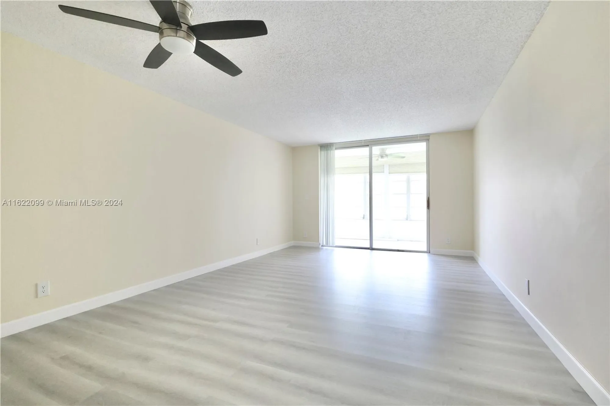 Property Slideshow image 5 of 25 | 6870 royal palm blvd apt 210m, Margate, FL, 33063