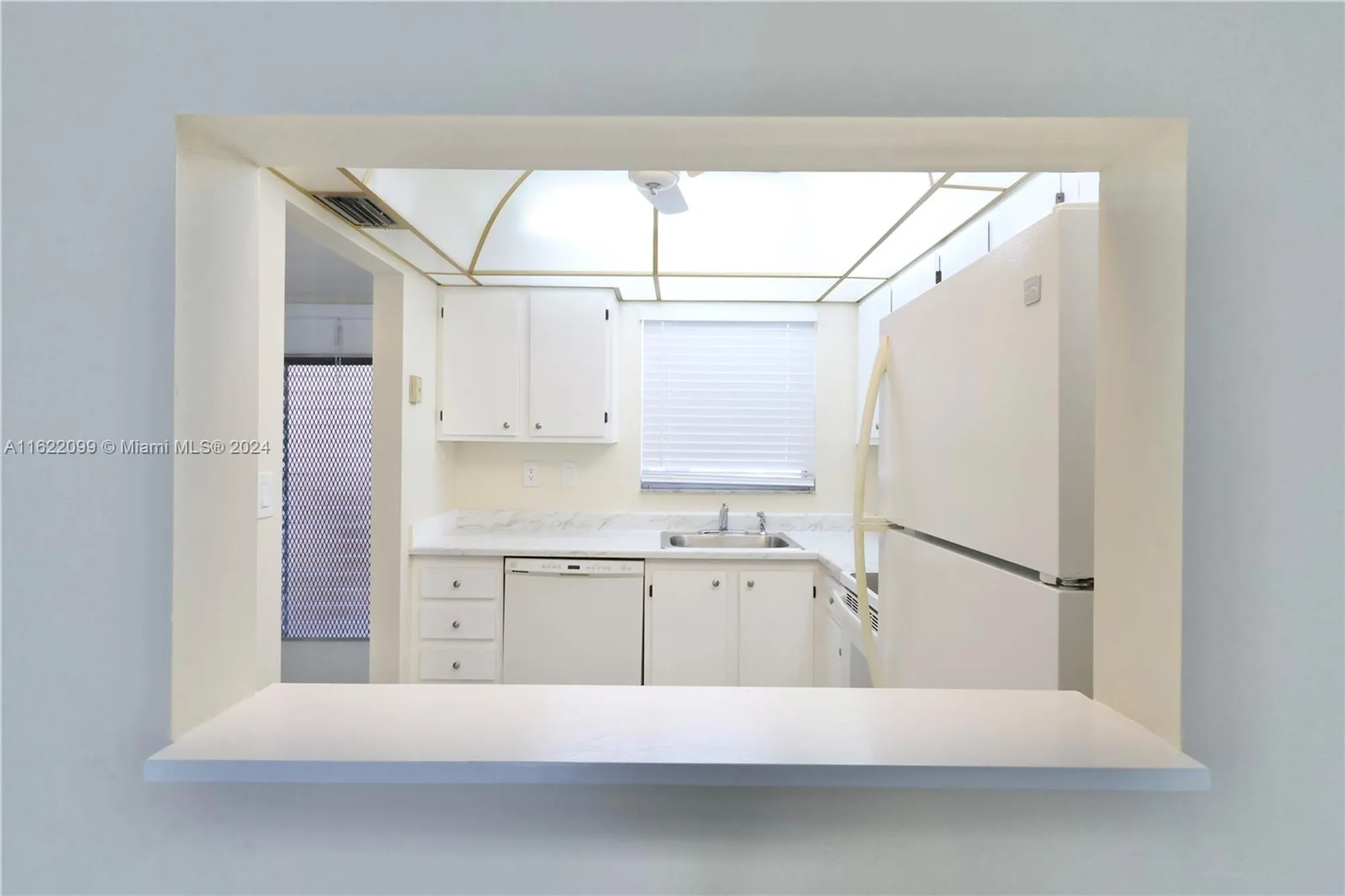 Property Slideshow image 7 of 25 | 6870 royal palm blvd apt 210m, Margate, FL, 33063