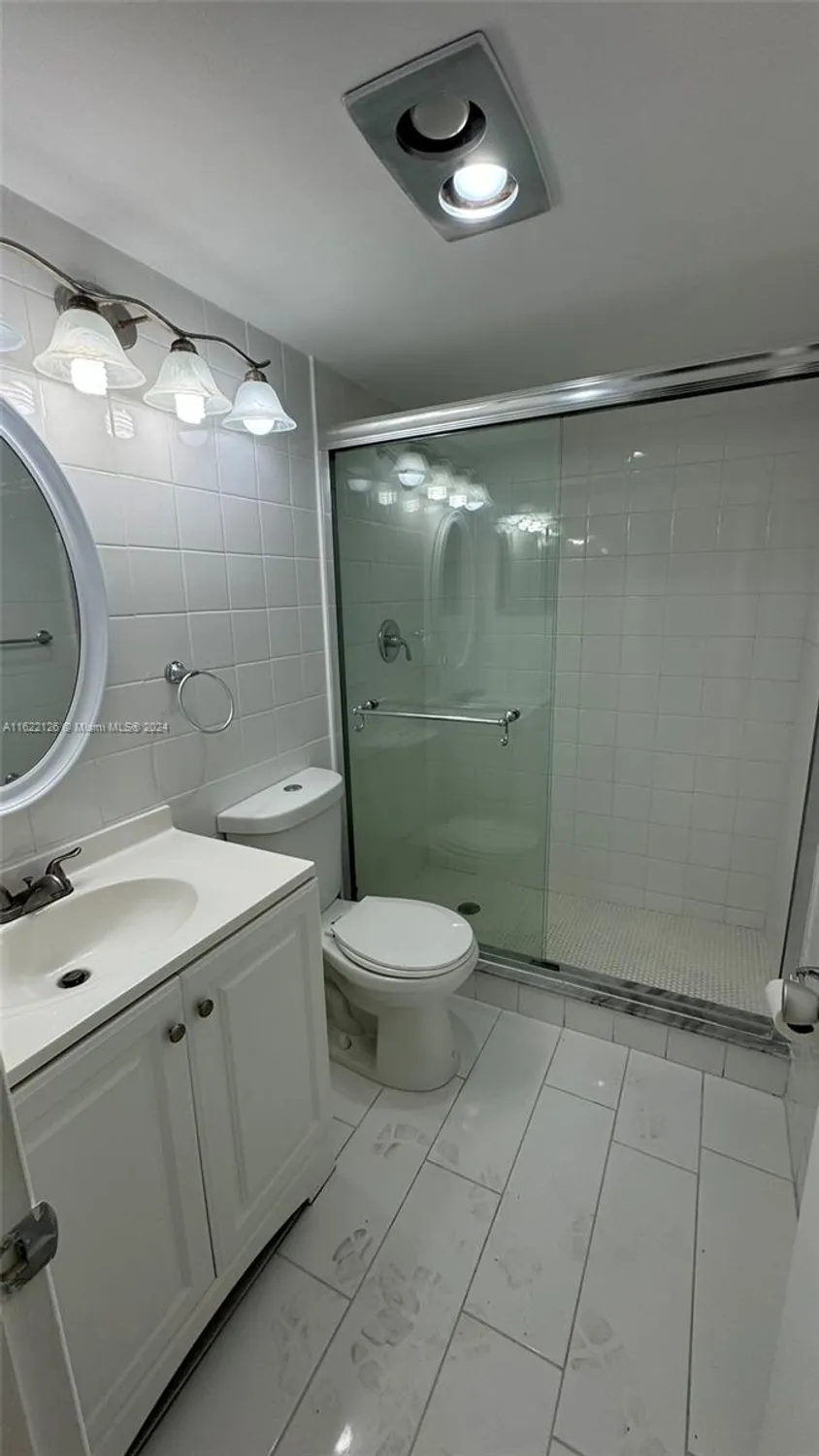 Property Slideshow image 15 of 37 | 163 coventry g # 163, West Palm Beach, FL, 33417