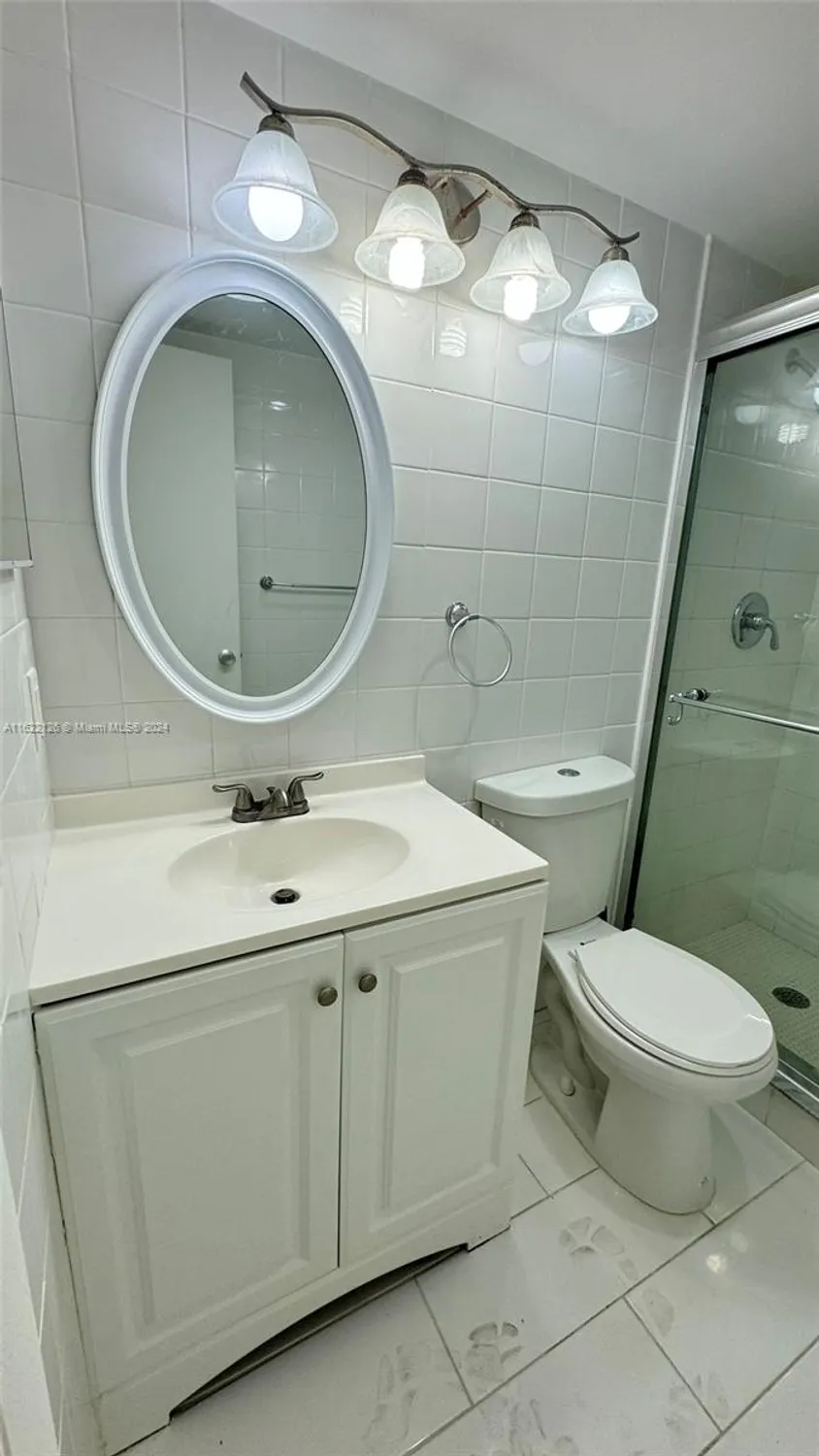 Property Slideshow image 16 of 37 | 163 coventry g # 163, West Palm Beach, FL, 33417