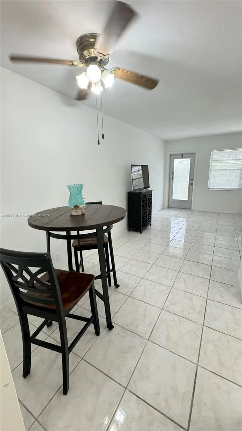 Property Slideshow image 11 of 37 | 163 coventry g # 163, West Palm Beach, FL, 33417