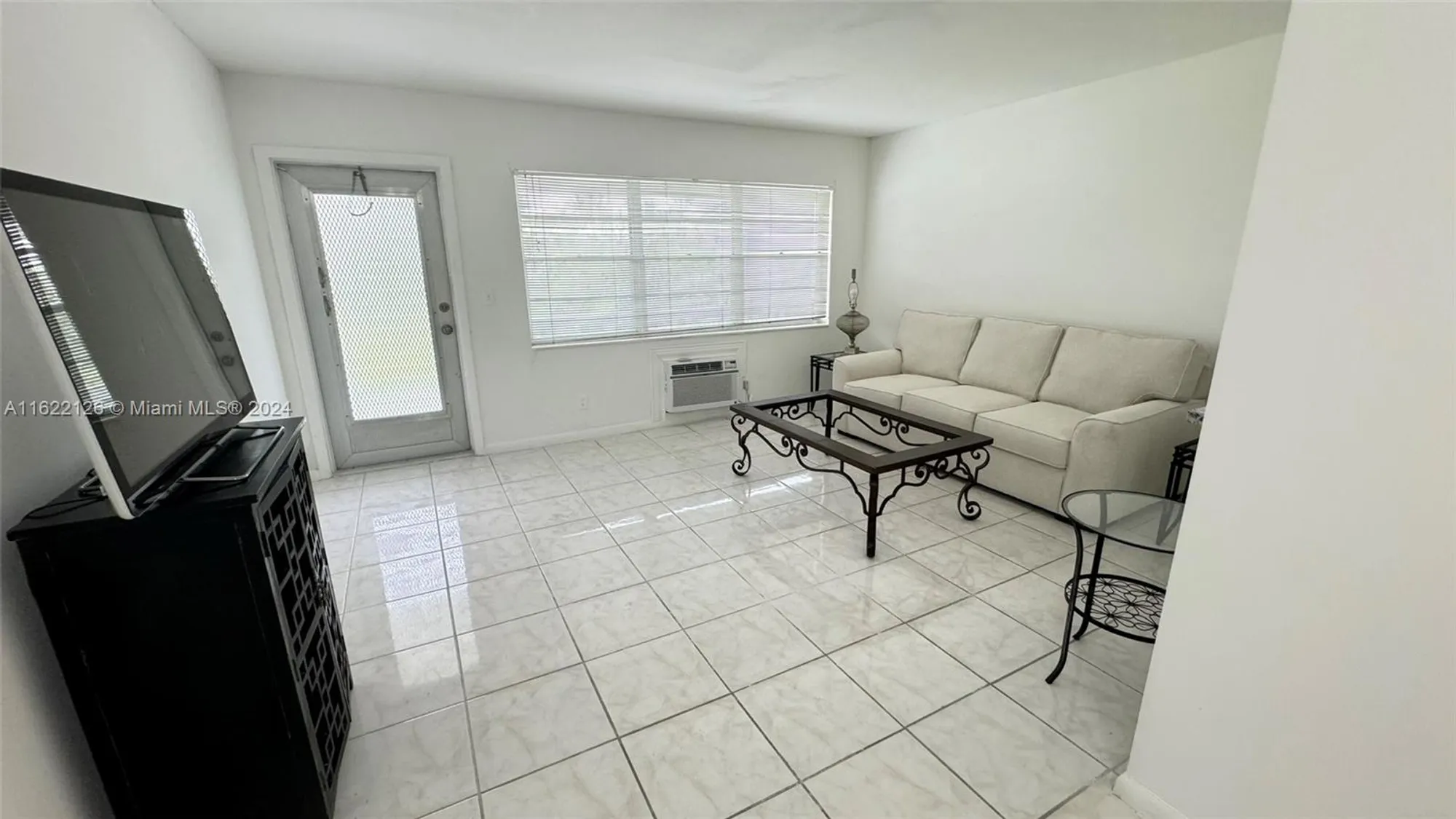 Property Slideshow image 13 of 37 | 163 coventry g # 163, West Palm Beach, FL, 33417