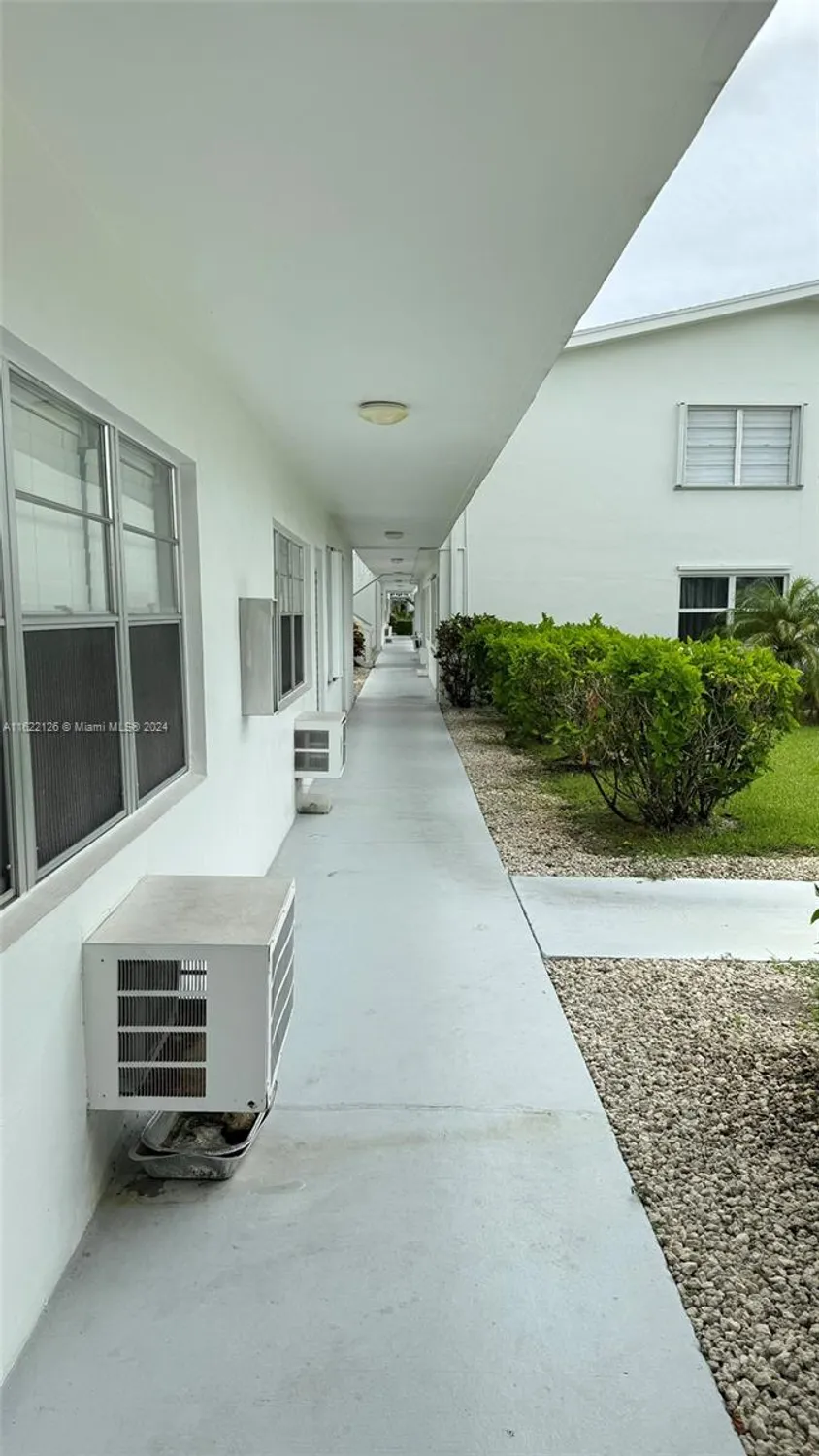 Property Slideshow image 29 of 37 | 163 coventry g # 163, West Palm Beach, FL, 33417