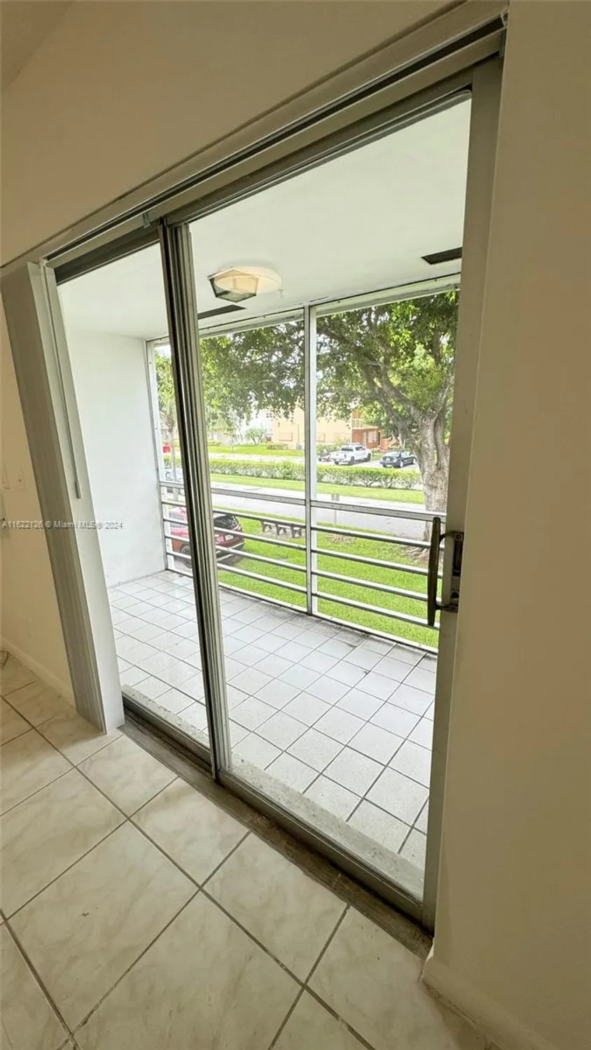 Property Slideshow image 23 of 37 | 163 coventry g # 163, West Palm Beach, FL, 33417