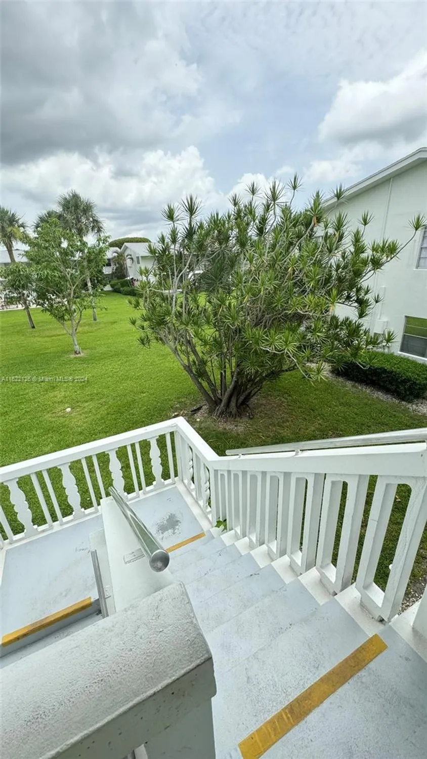 Property Slideshow image 30 of 37 | 163 coventry g # 163, West Palm Beach, FL, 33417