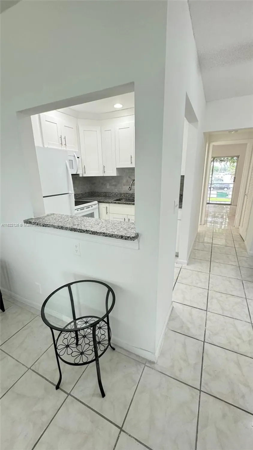 Property Slideshow image 7 of 37 | 163 coventry g # 163, West Palm Beach, FL, 33417