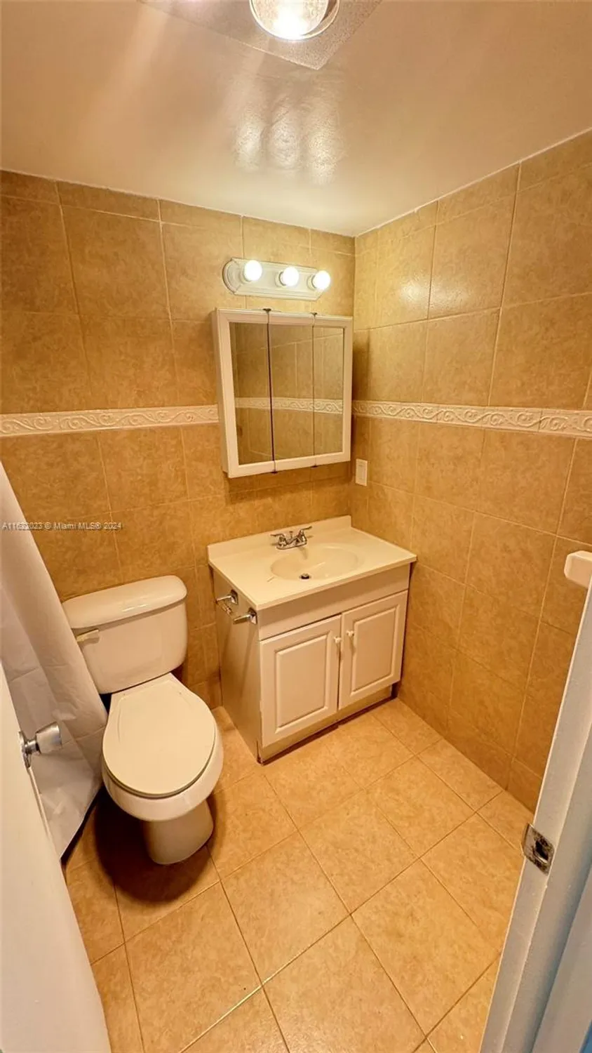 Property Slideshow image 14 of 31 | 18 hastings b # 18, West Palm Beach, FL, 33417