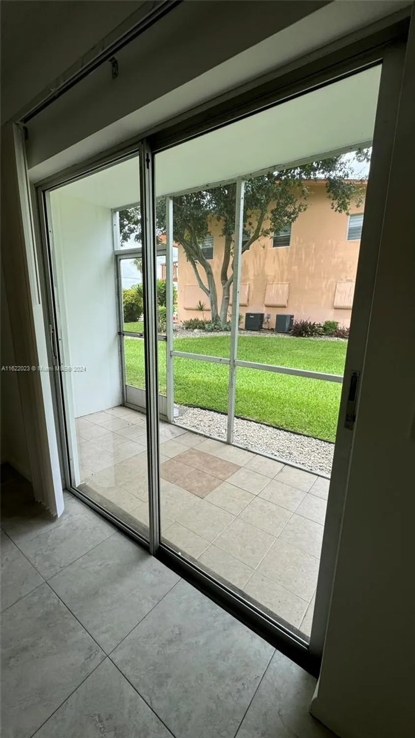 Property Slideshow image 13 of 31 | 18 hastings b # 18, West Palm Beach, FL, 33417