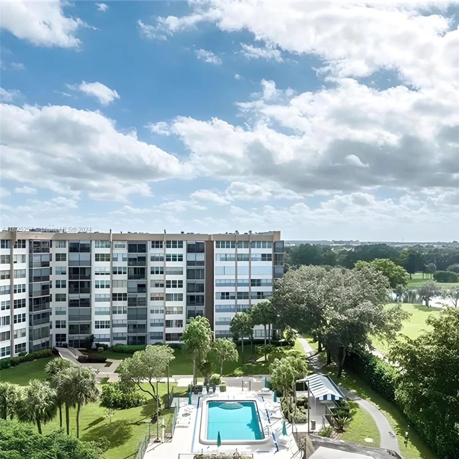 Property Slideshow image 1 of 20 | 1000 saint charles pl 522, Pembroke Pines, FL, 33026