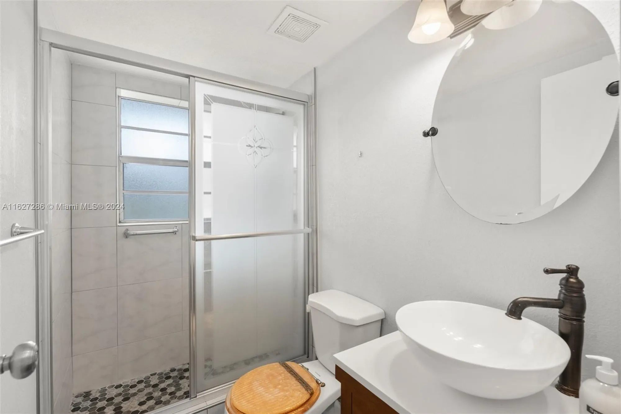 Property Slideshow image 16 of 26 | 1045 country club dr apt 107, Margate, FL, 33063