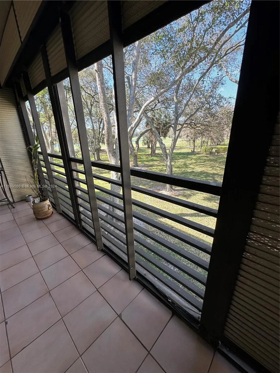 Property Slideshow image 16 of 19 | 6701 n university dr 202, Tamarac, FL, 33321